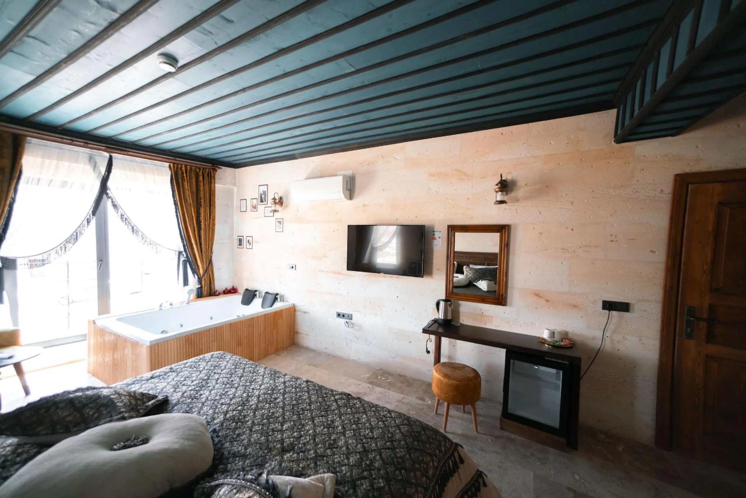 Bed in Abra Stone House