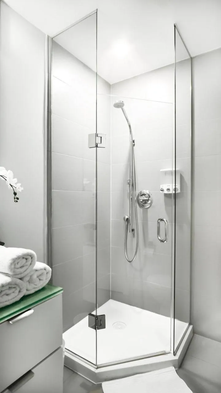 Shower in Skyline Suites - Walk to MTCC, ACC, Rogers Centre & Entertainment District
