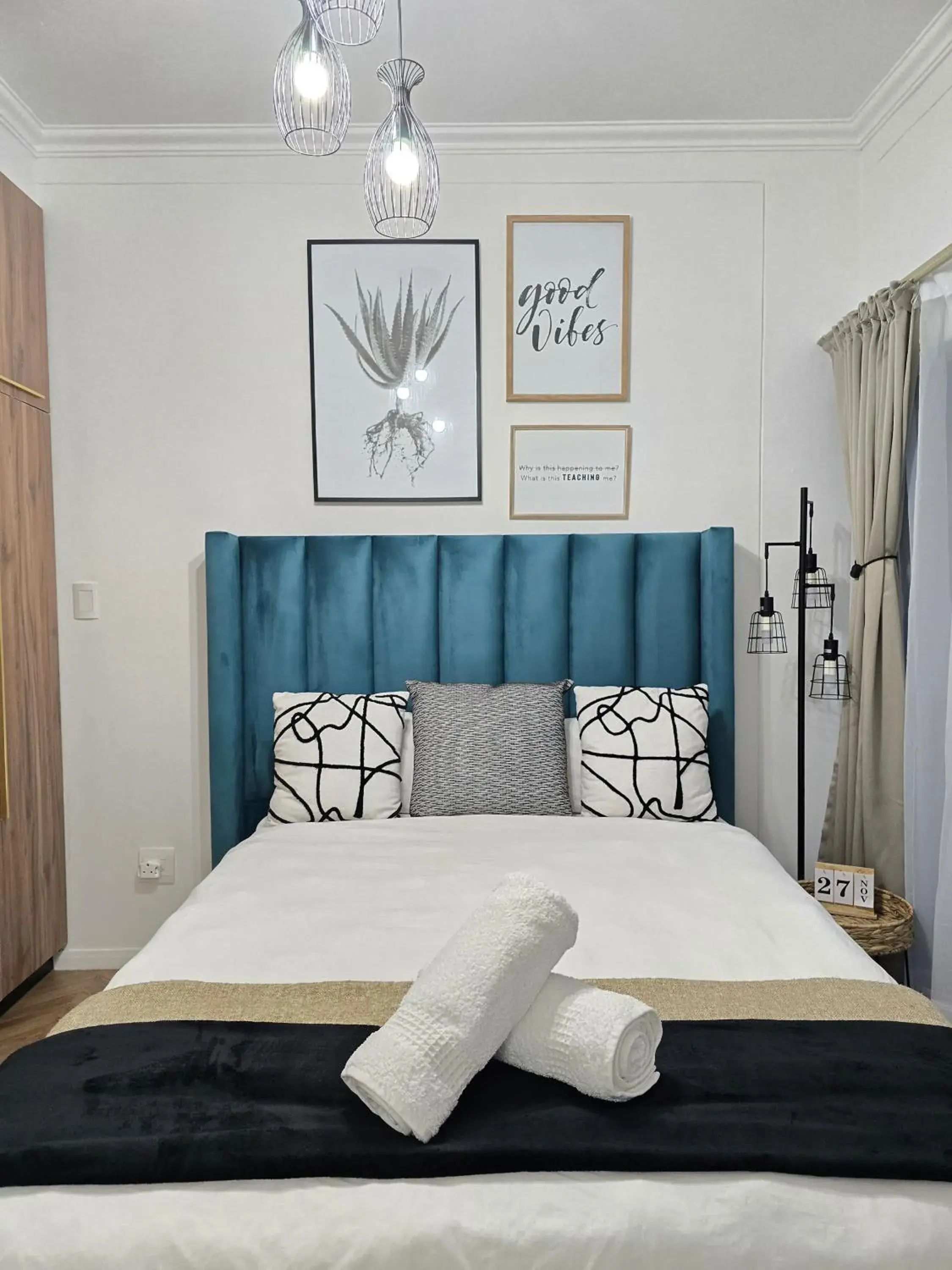 Bed in Urban Park Oasis Bed in Urban Park Oasis