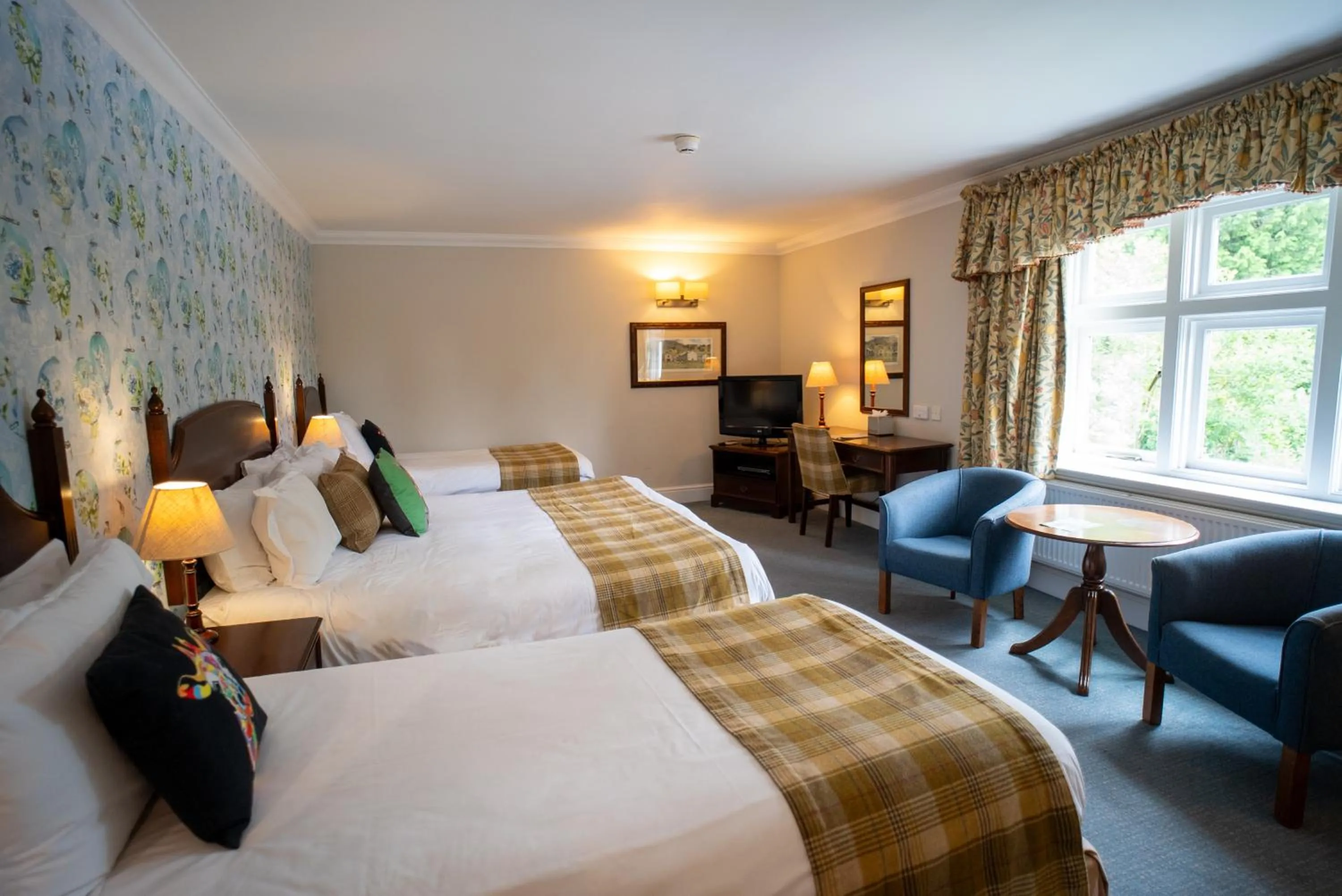 Photo of the whole room, Bed in Lindeth Howe