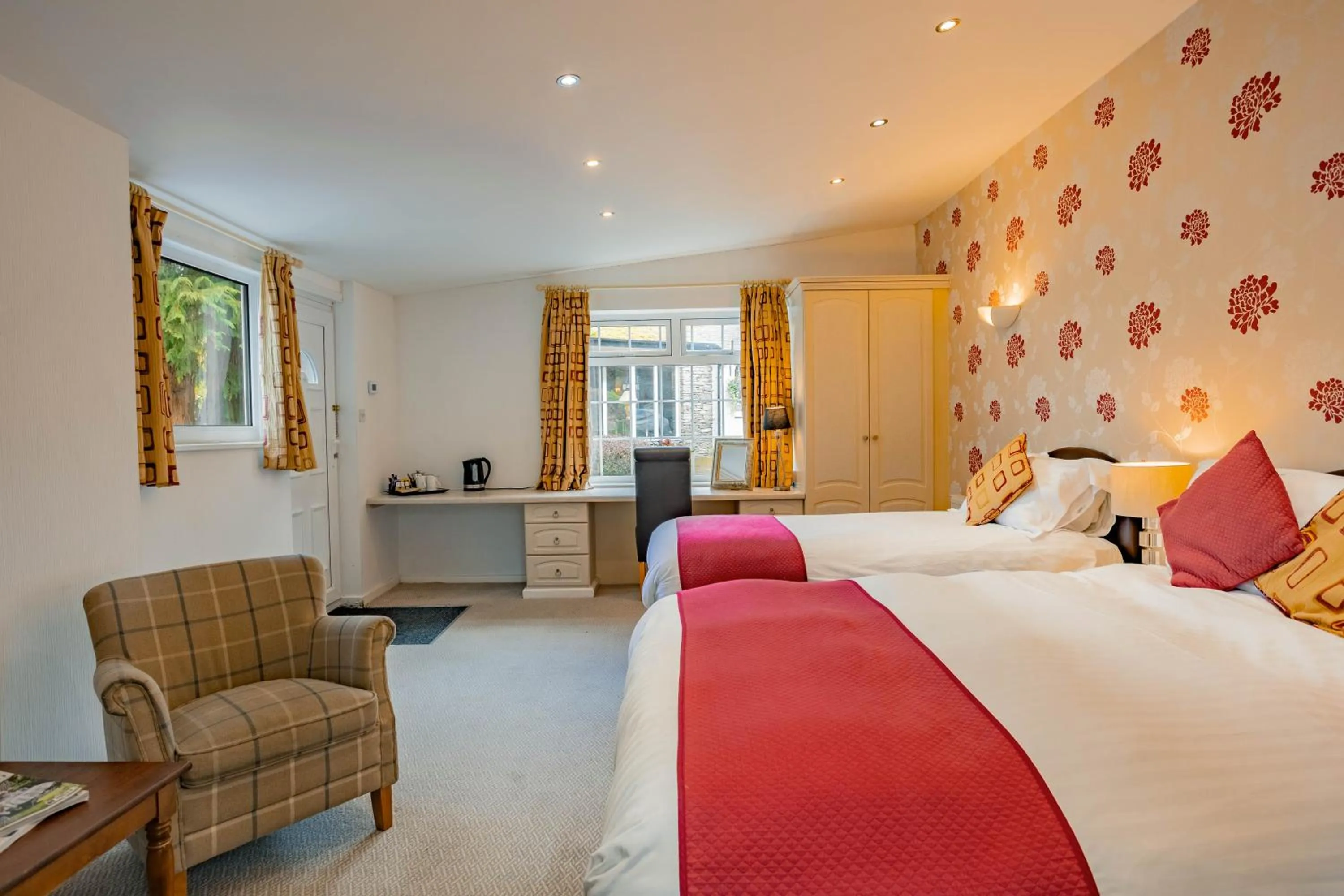 Bedroom, Bed in Burn How Garden Hotel - Bowness on Windermere