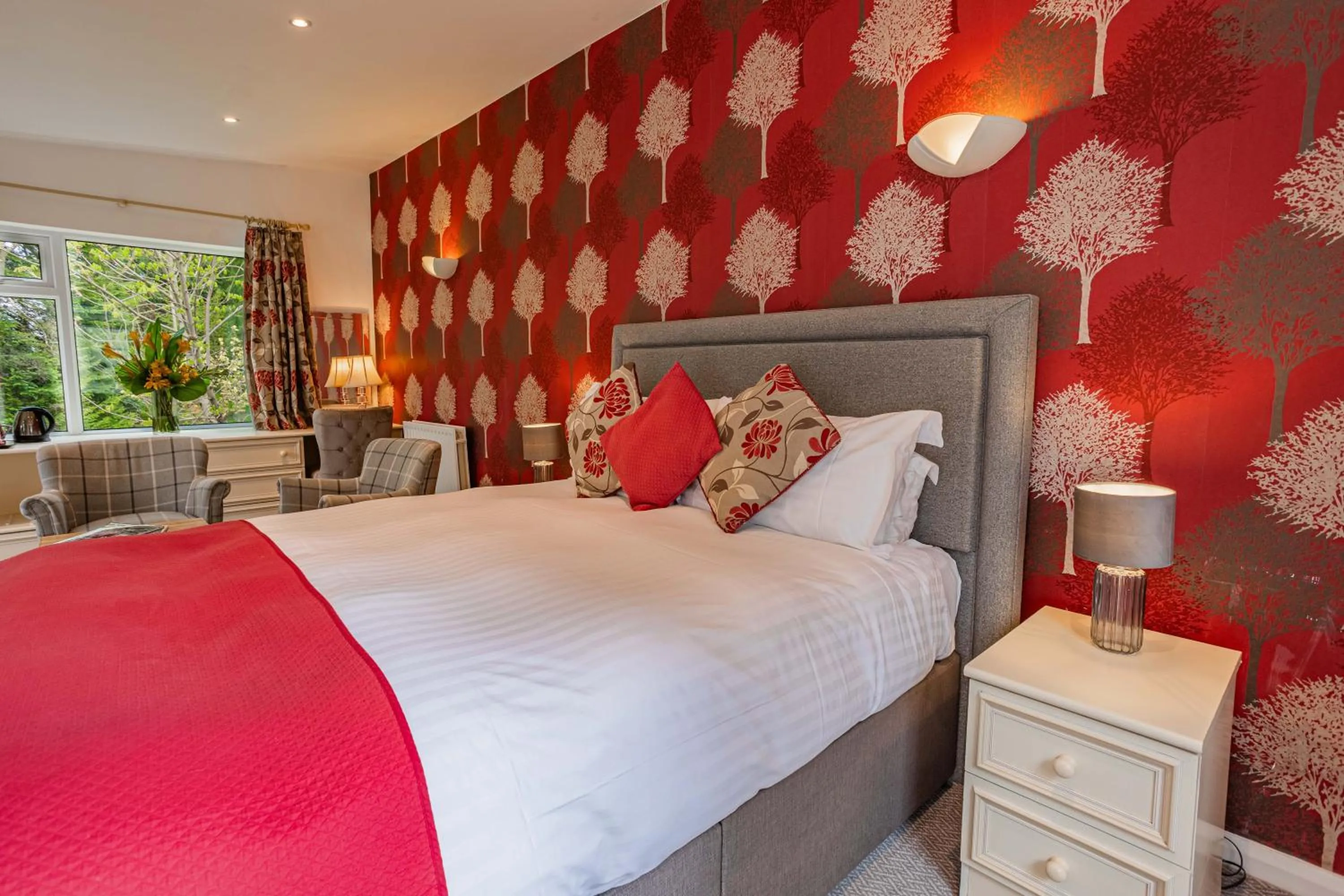 Bedroom, Bed in Burn How Garden Hotel - Bowness on Windermere