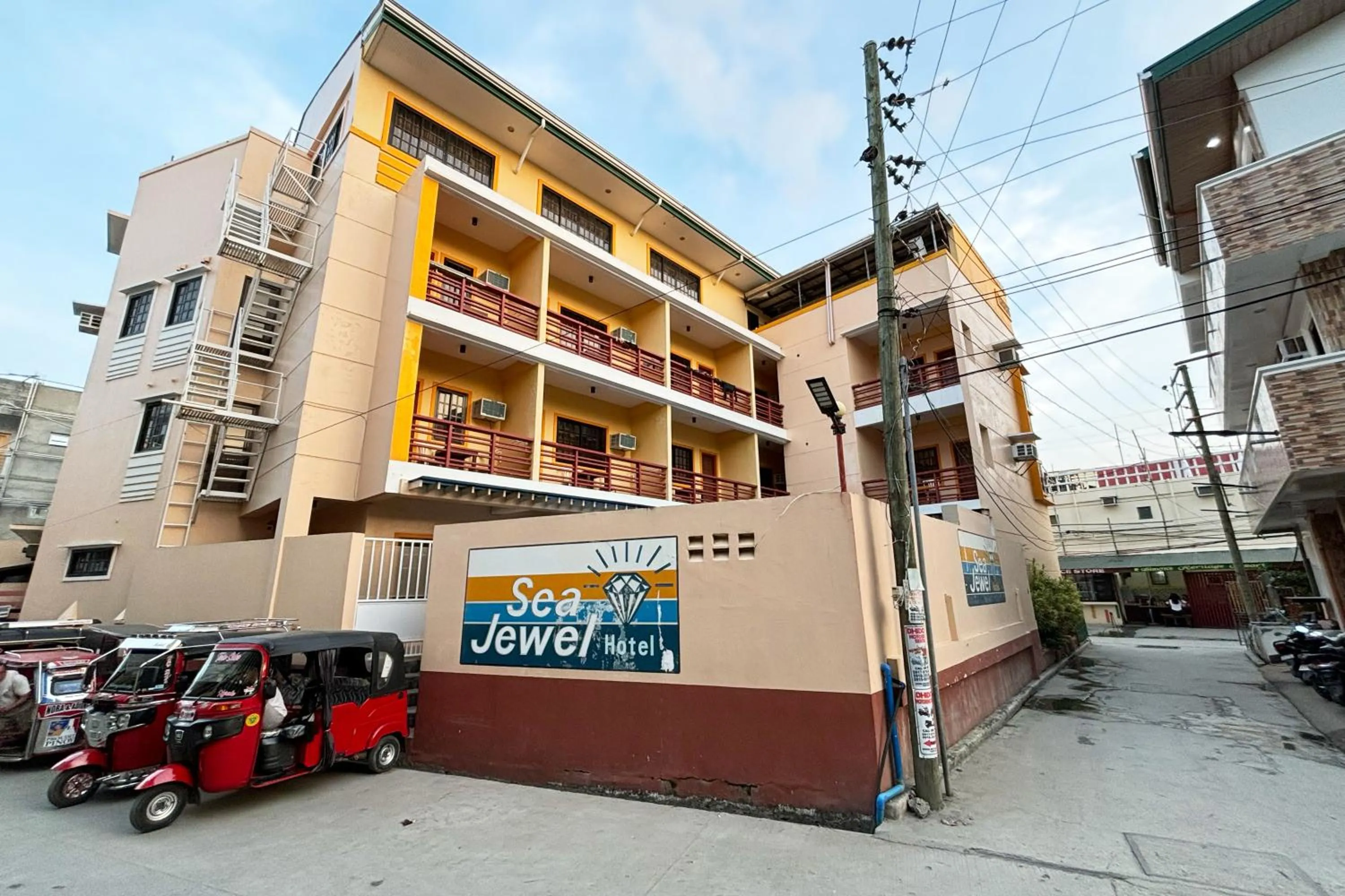 Property building in Sea Jewel Hotel Puerto Galera powered by Cocotel