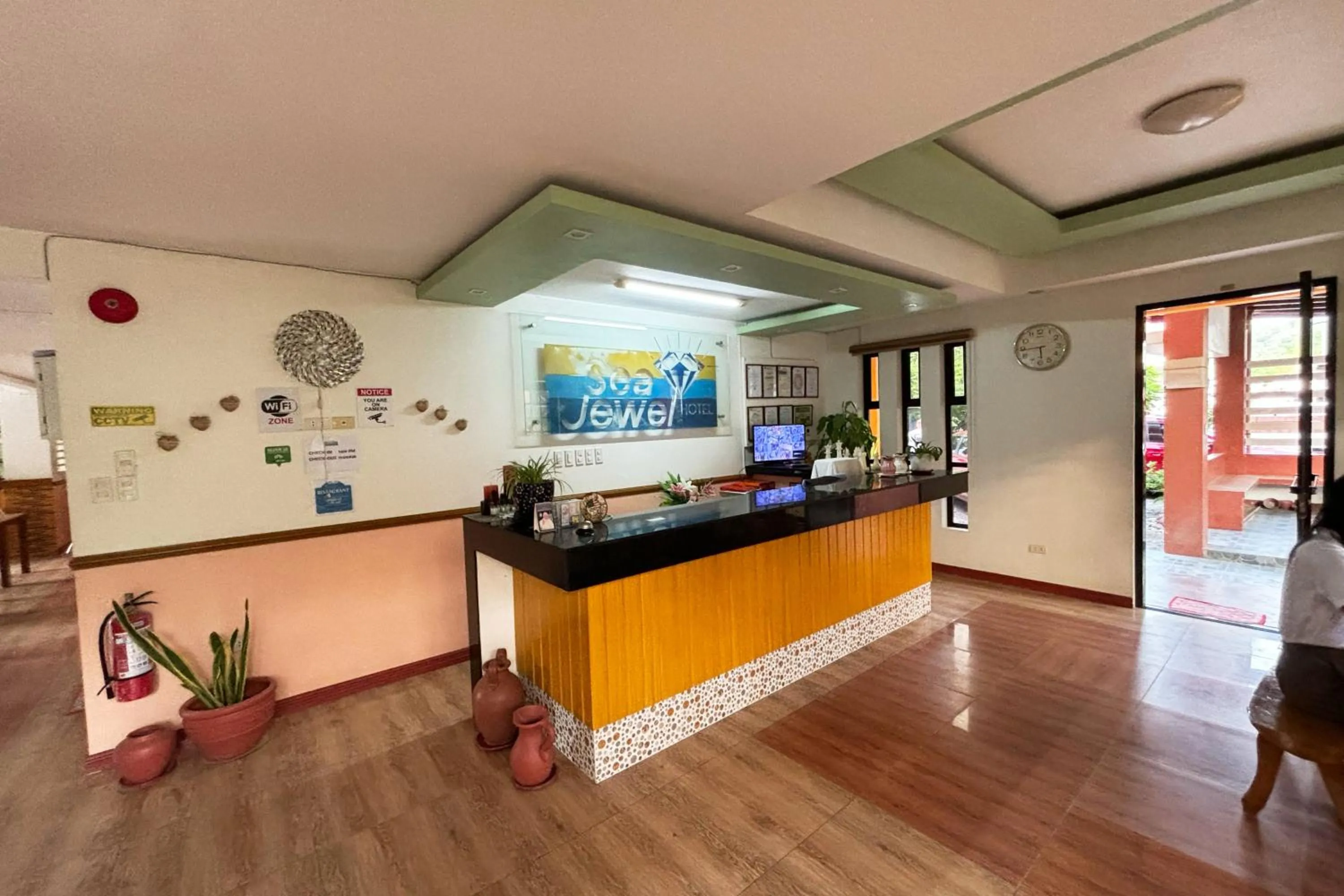Lobby or reception in Sea Jewel Hotel Puerto Galera powered by Cocotel