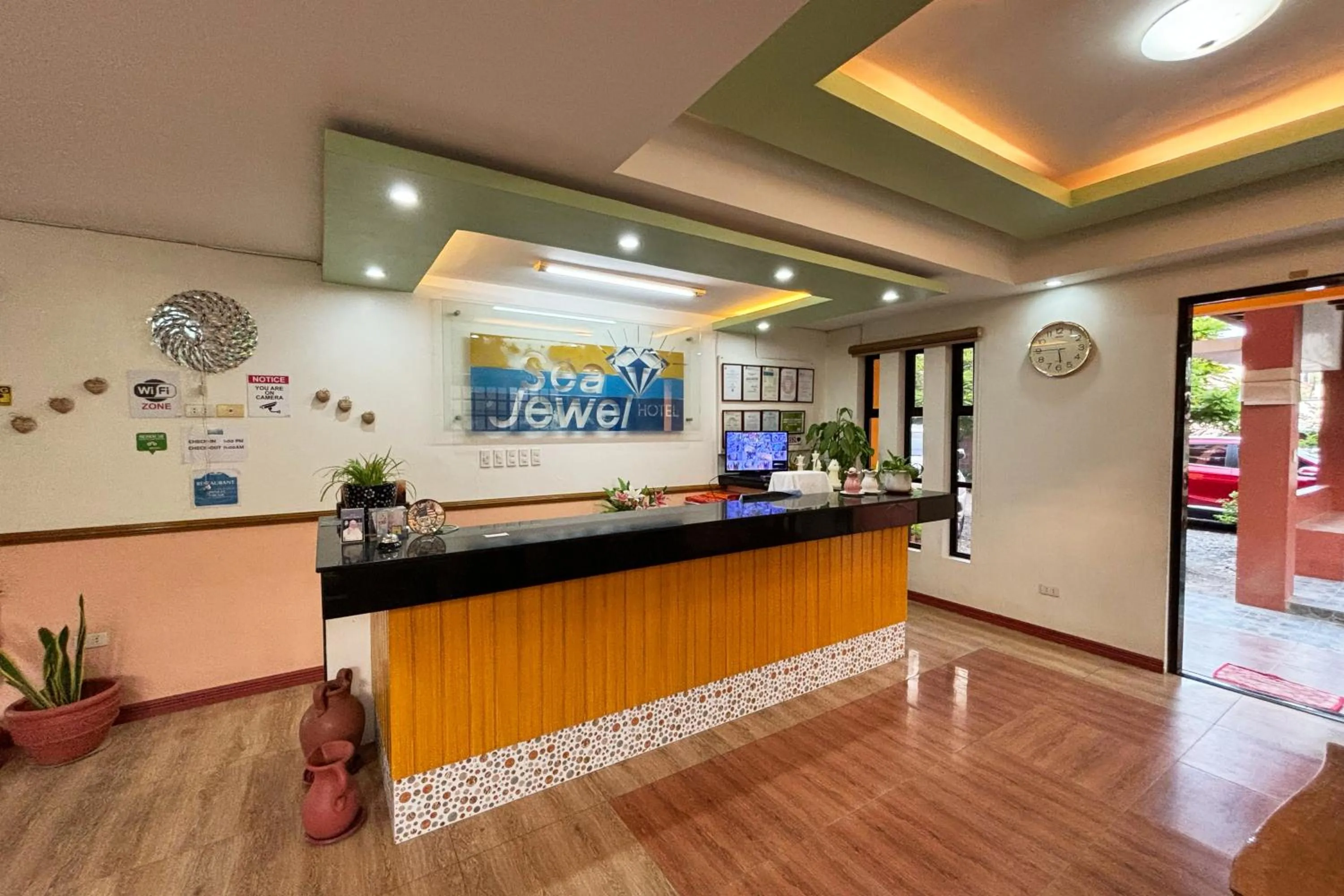 Lobby or reception in Sea Jewel Hotel Puerto Galera powered by Cocotel