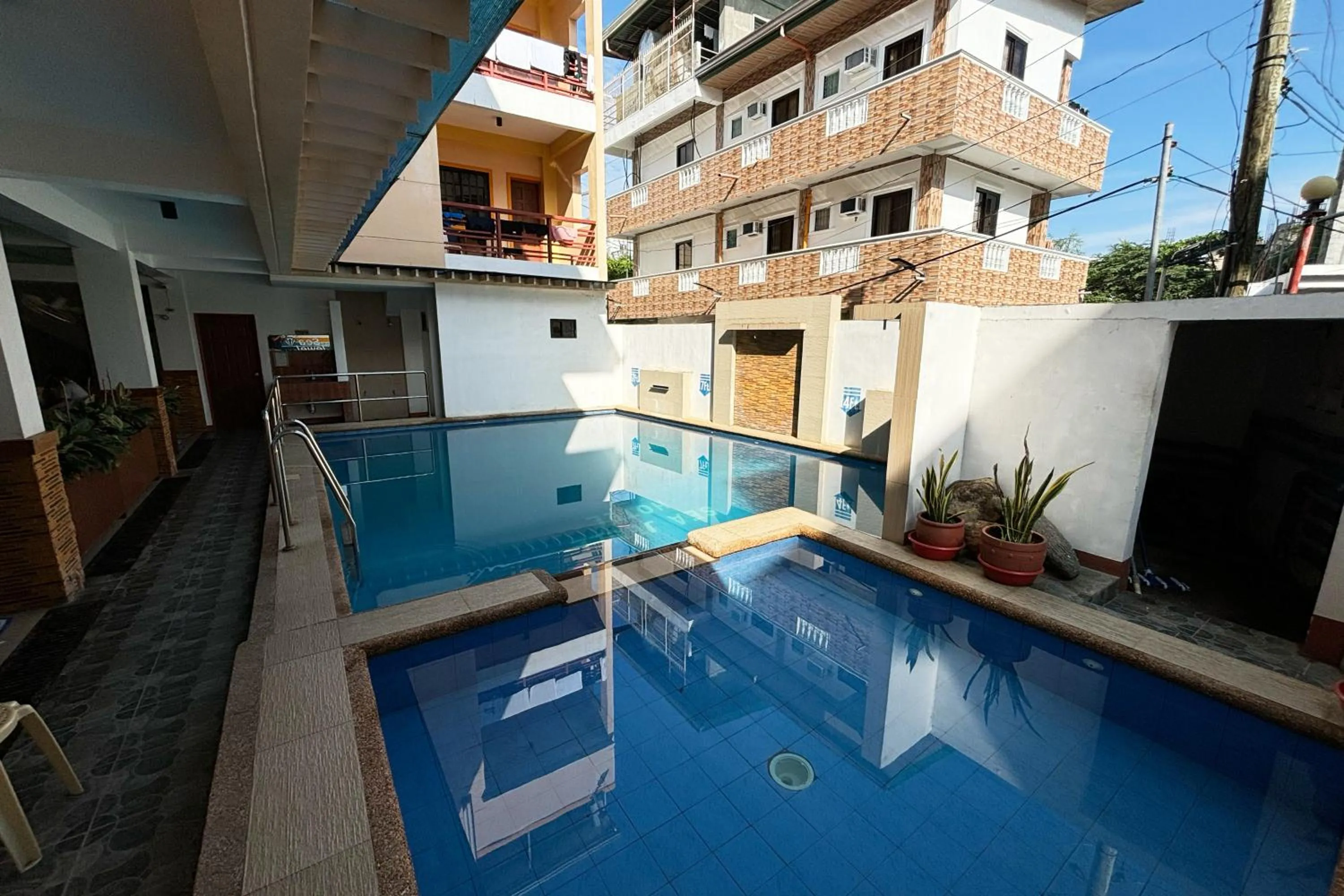 Swimming pool in Sea Jewel Hotel Puerto Galera powered by Cocotel