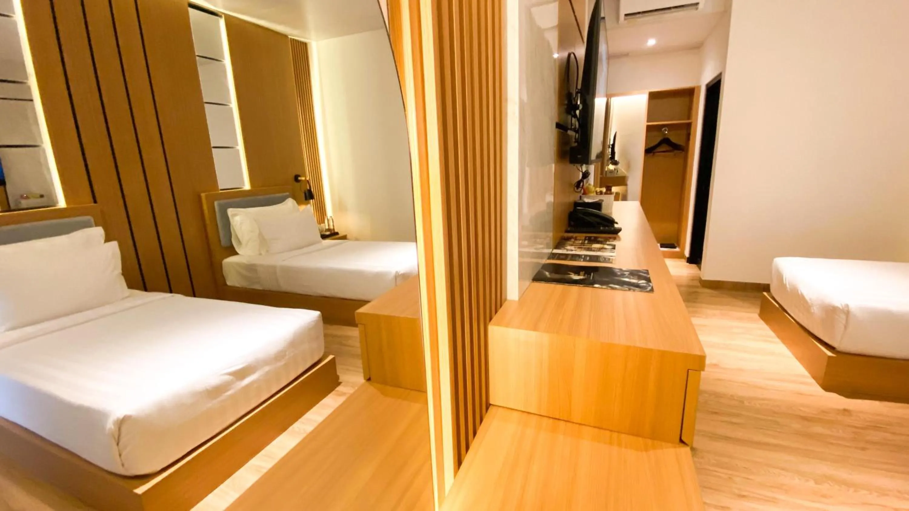 Photo of the whole room, Bed in Eagle Hotel Wonosobo, Azana Hotels Collection