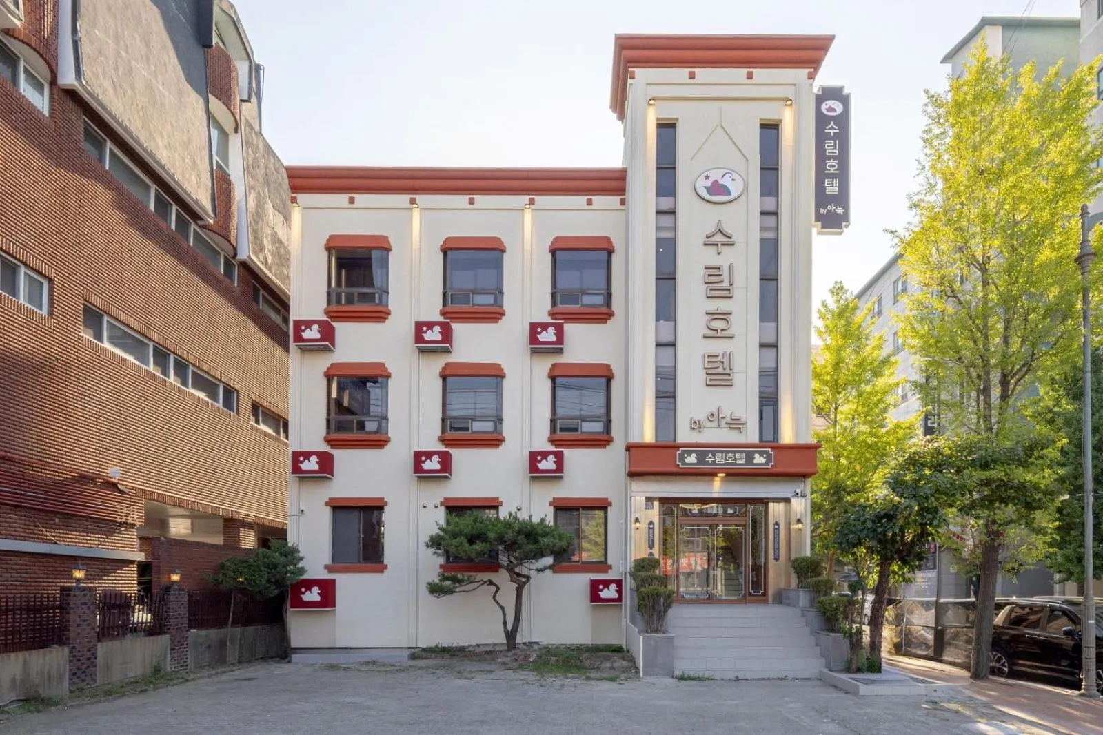 Property building in Surim Hotel Sokcho by AanK