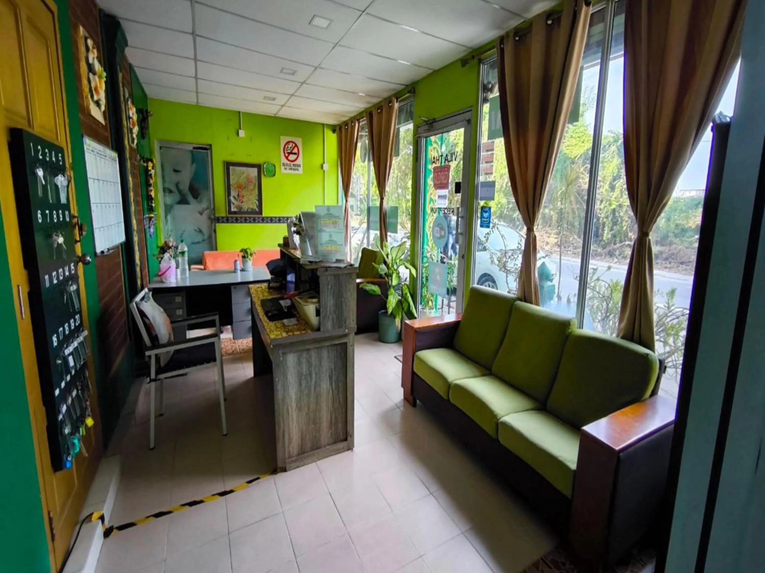 Lobby or reception in OYO 91012 Cenang Motel