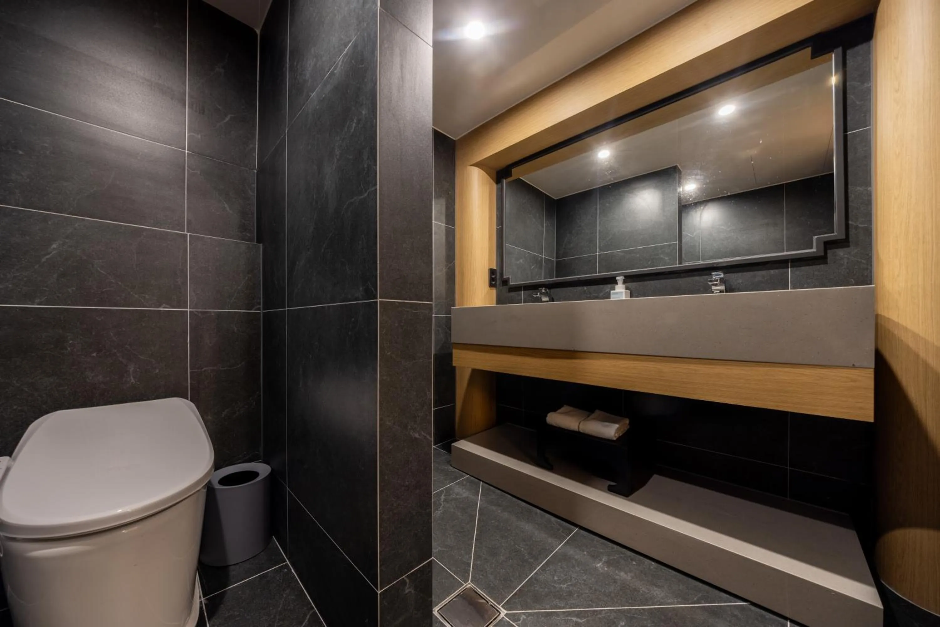 Shower in AanK Hotel & Spa Pyeongtaek