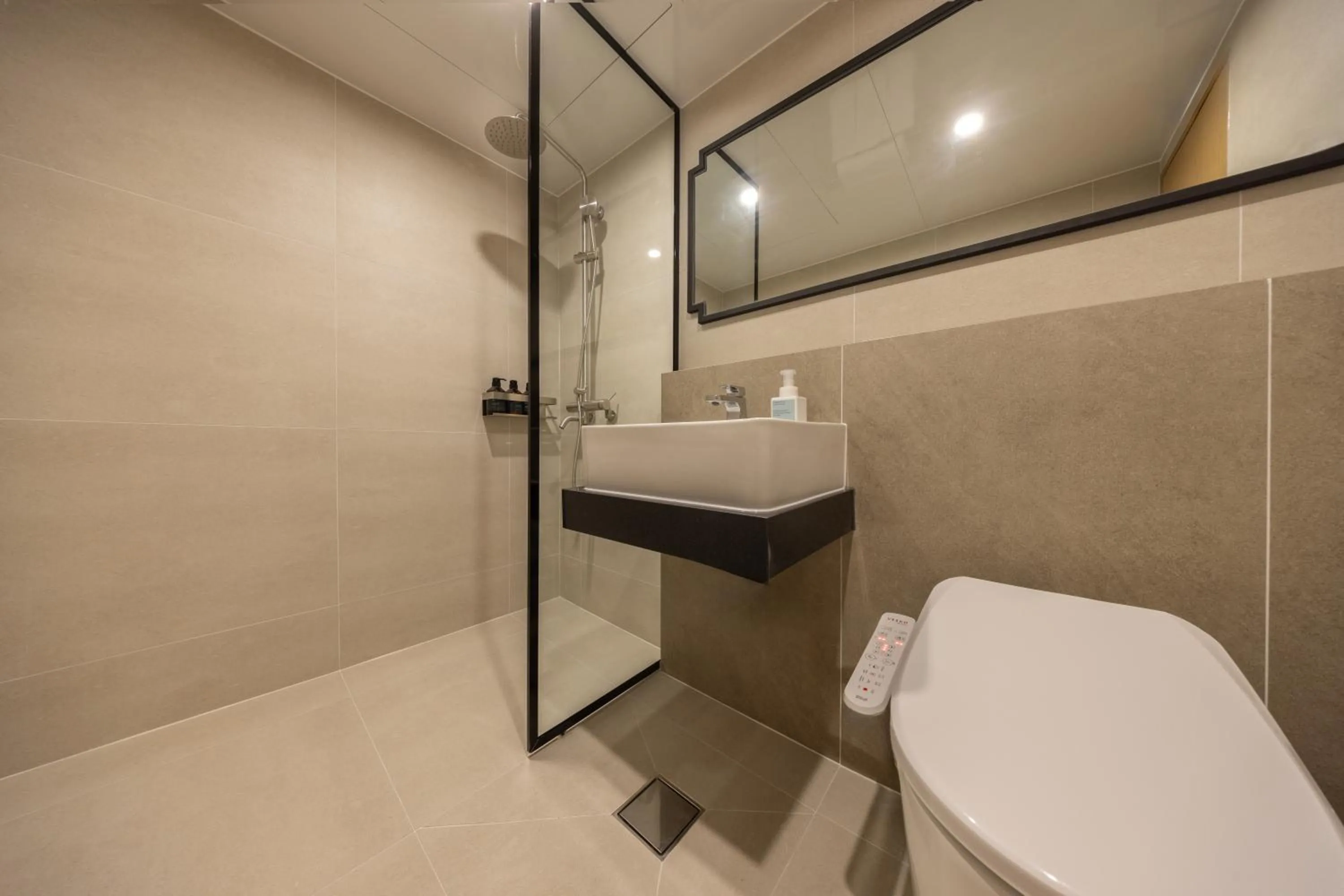 Shower in AanK Hotel & Spa Pyeongtaek