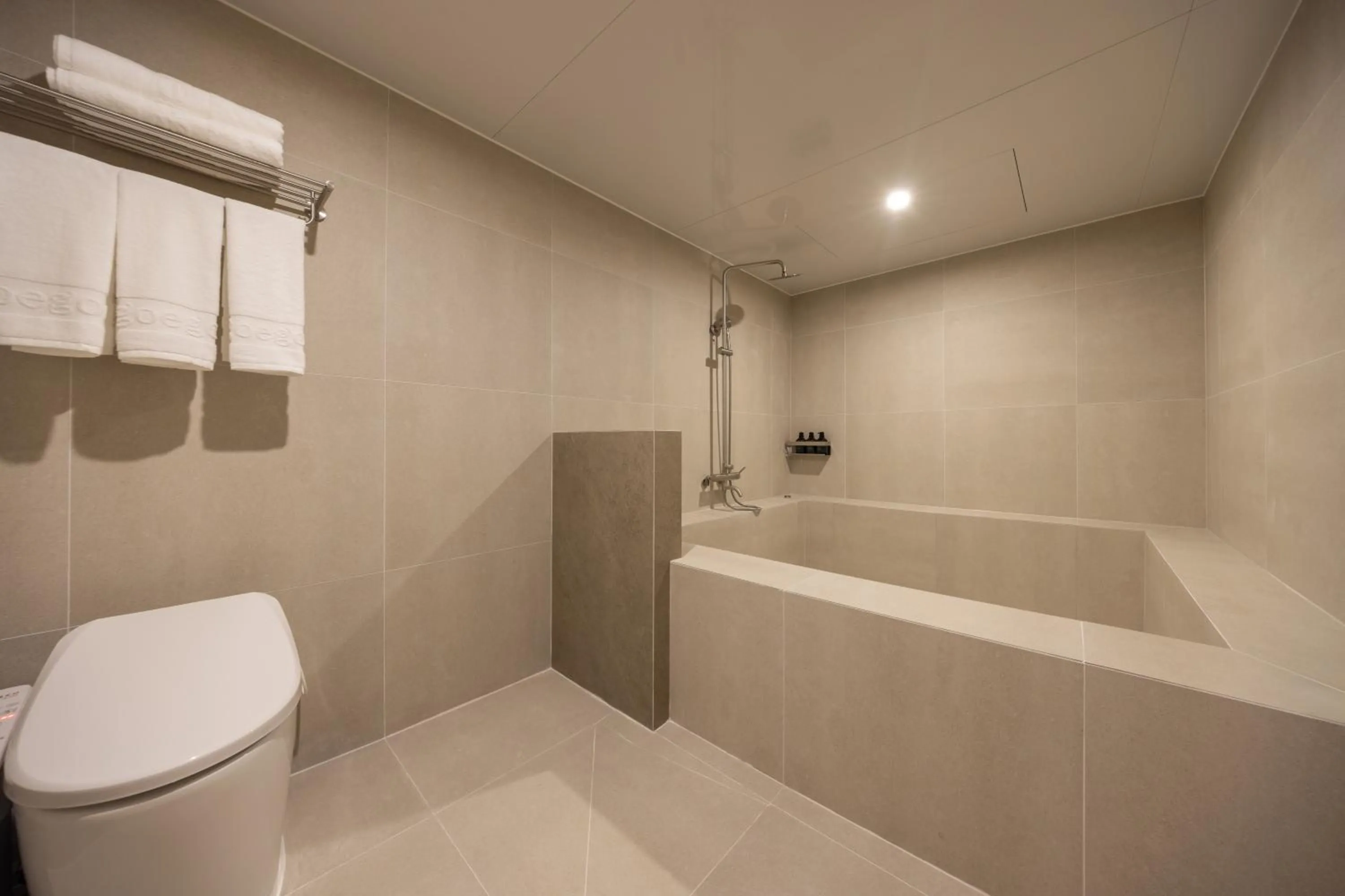 Shower in AanK Hotel & Spa Pyeongtaek