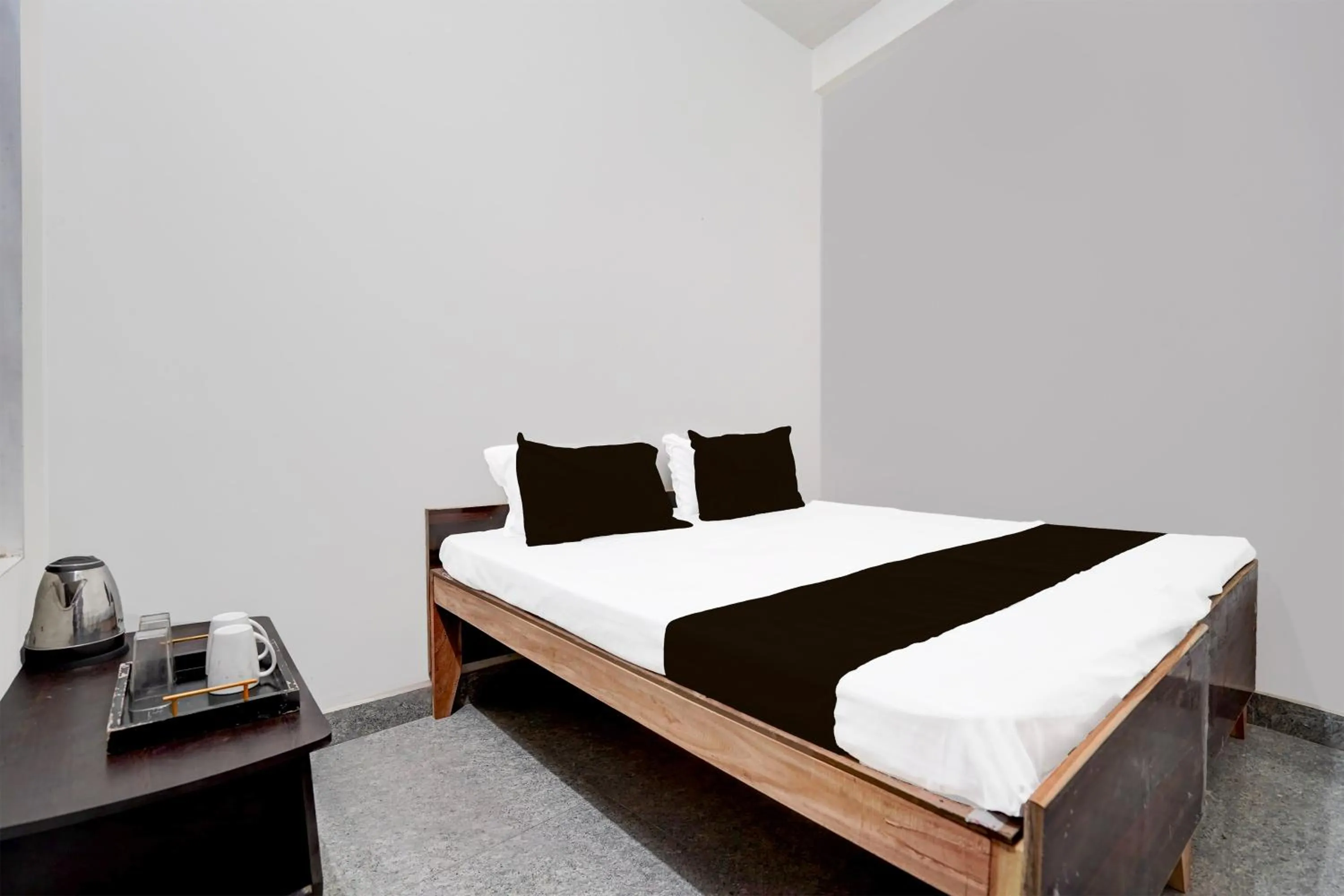 Bedroom, Bed in Hotel O by OYO R L PALACE