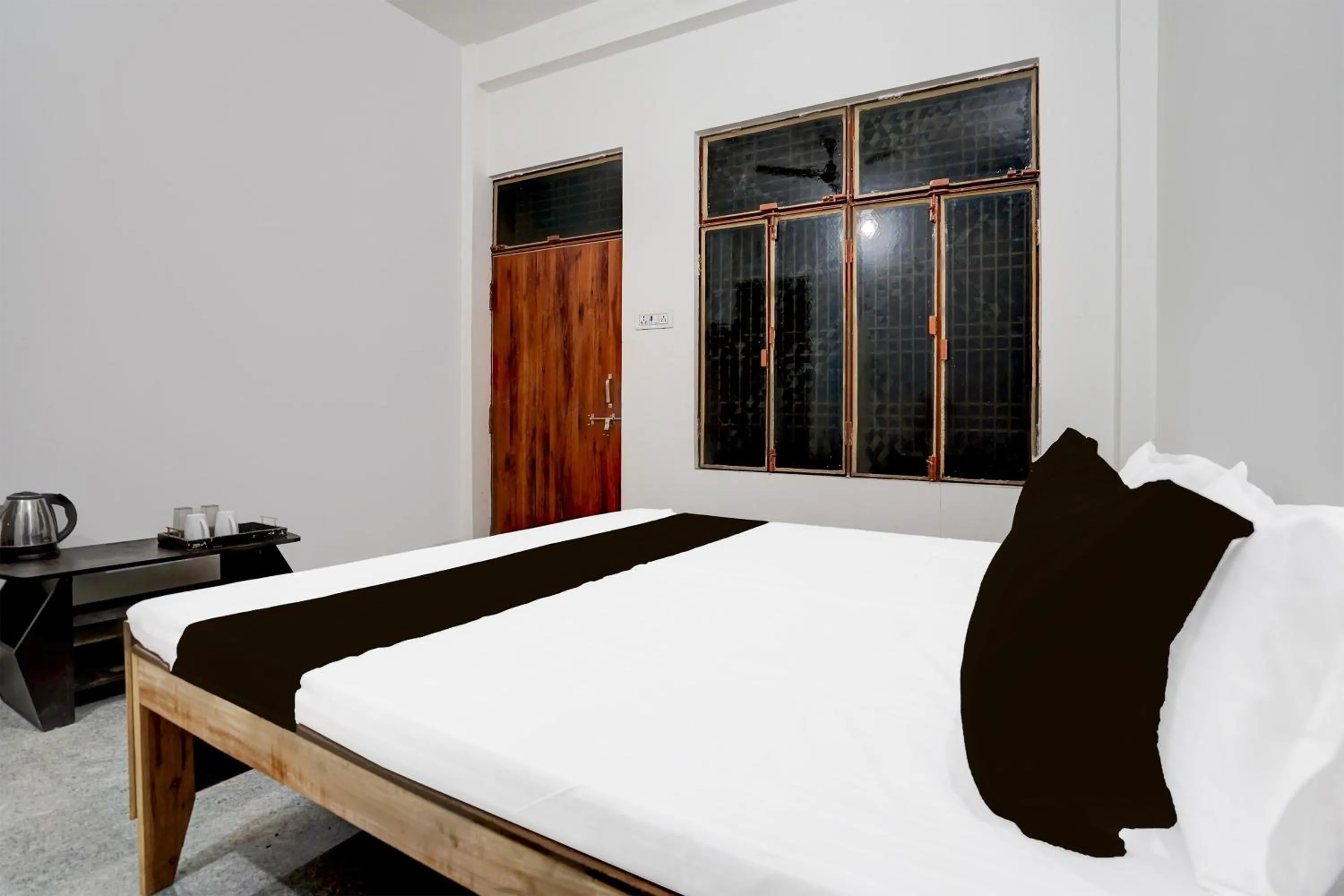 Bedroom, Bed in Hotel O by OYO R L PALACE