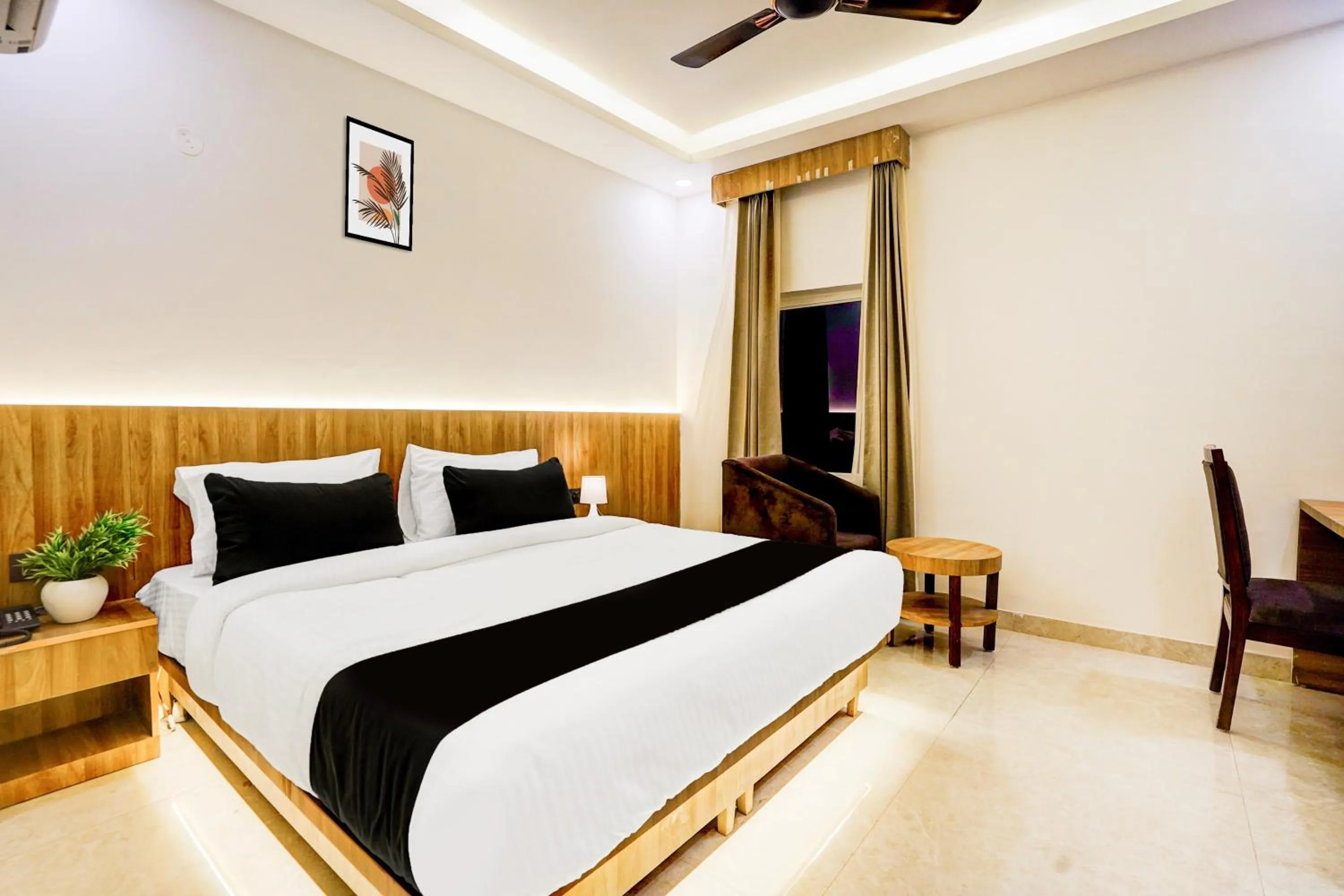 Bedroom, Bed in Townhouse GRAND ADDRESS HOTEL AND BANQUET