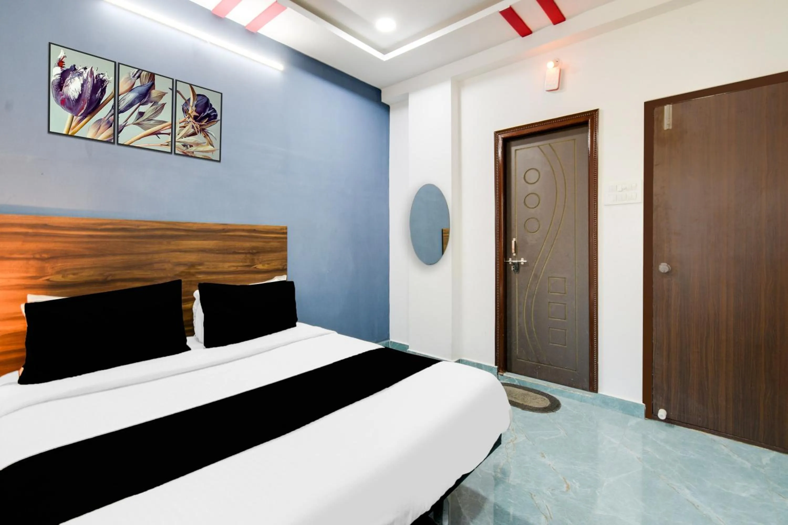 Bedroom, Bed in Super Townhouse Hitech City Near Yashoda Hospital