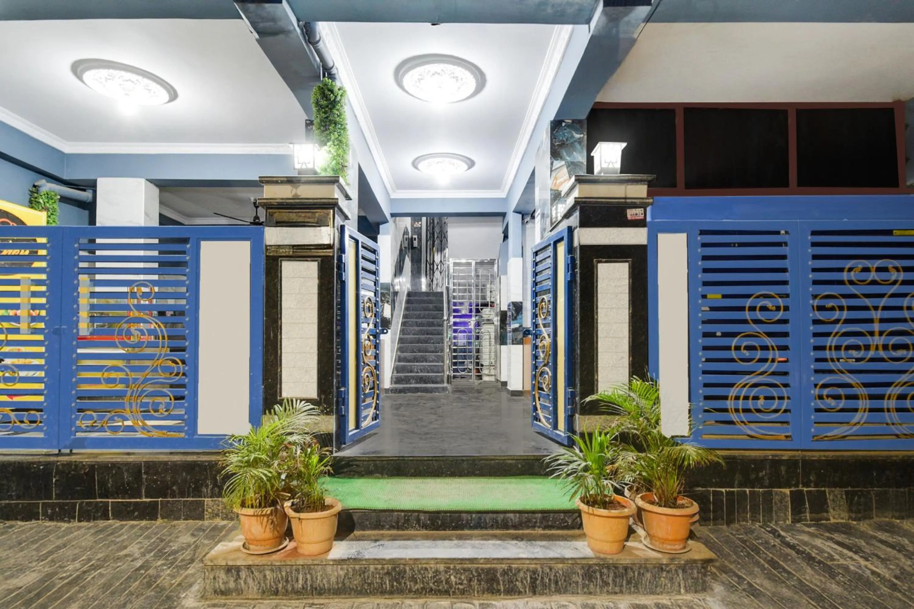 Facade/entrance in Super Townhouse Hitech City Near Yashoda Hospital