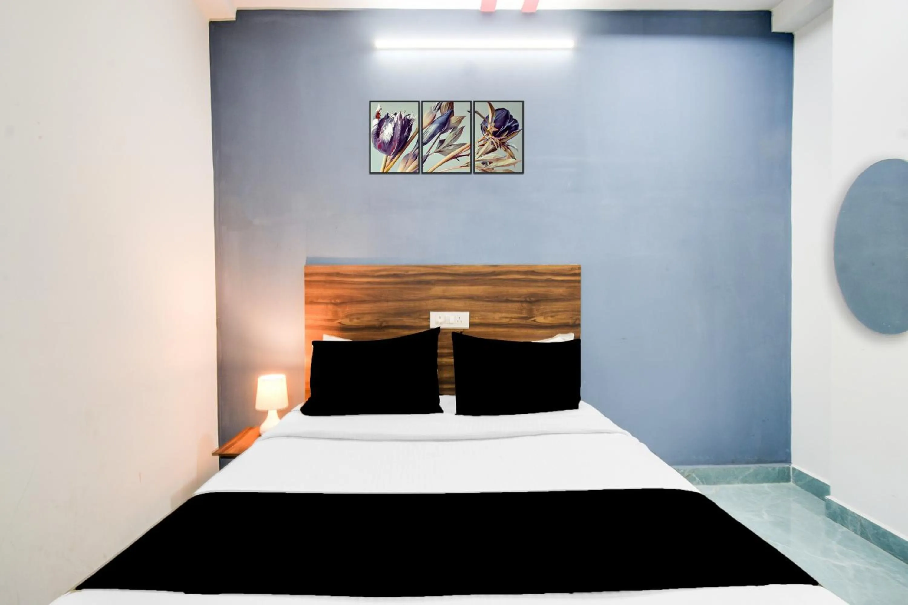 Bedroom, Bed in Super Townhouse Hitech City Near Yashoda Hospital