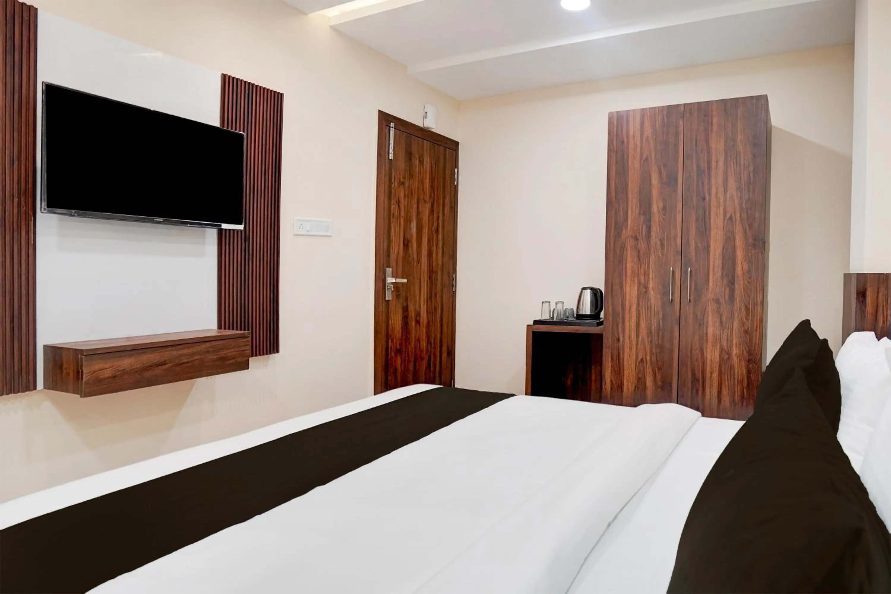 Bedroom, Bed in Hotel O Lakshya