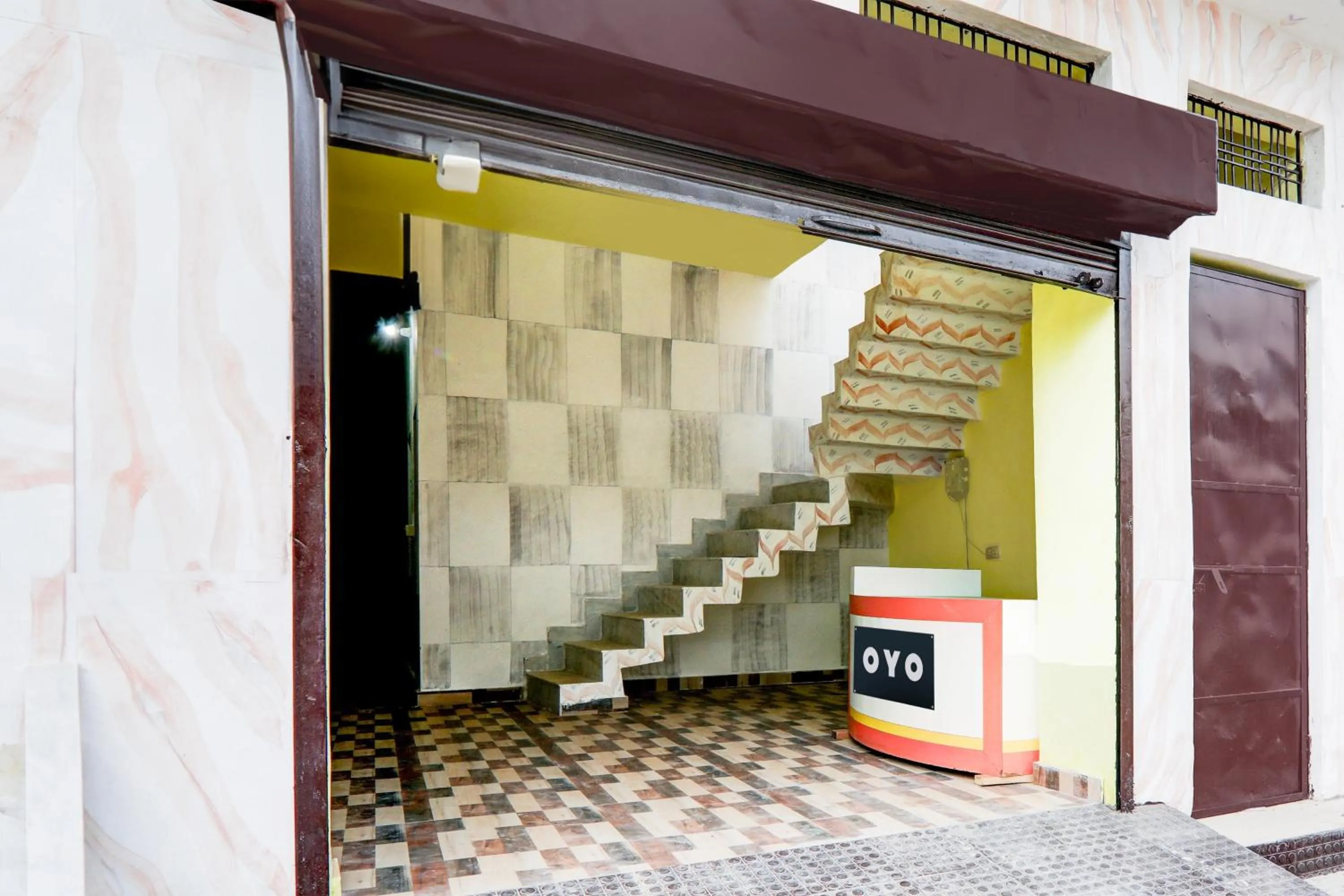 Facade/entrance in Hotel O by OYO BRS Dream