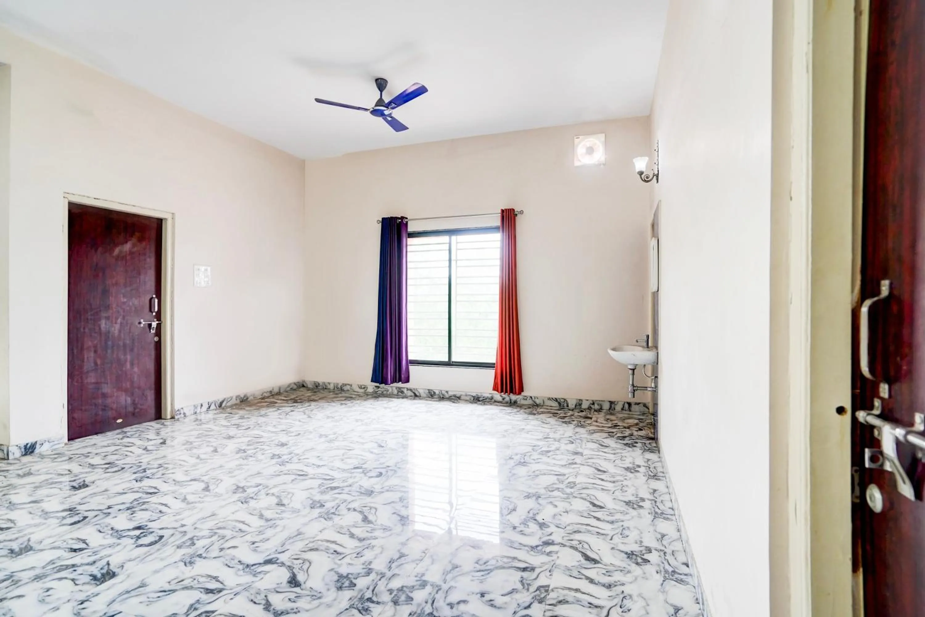 Lobby or reception in Hotel O Oyasis.in