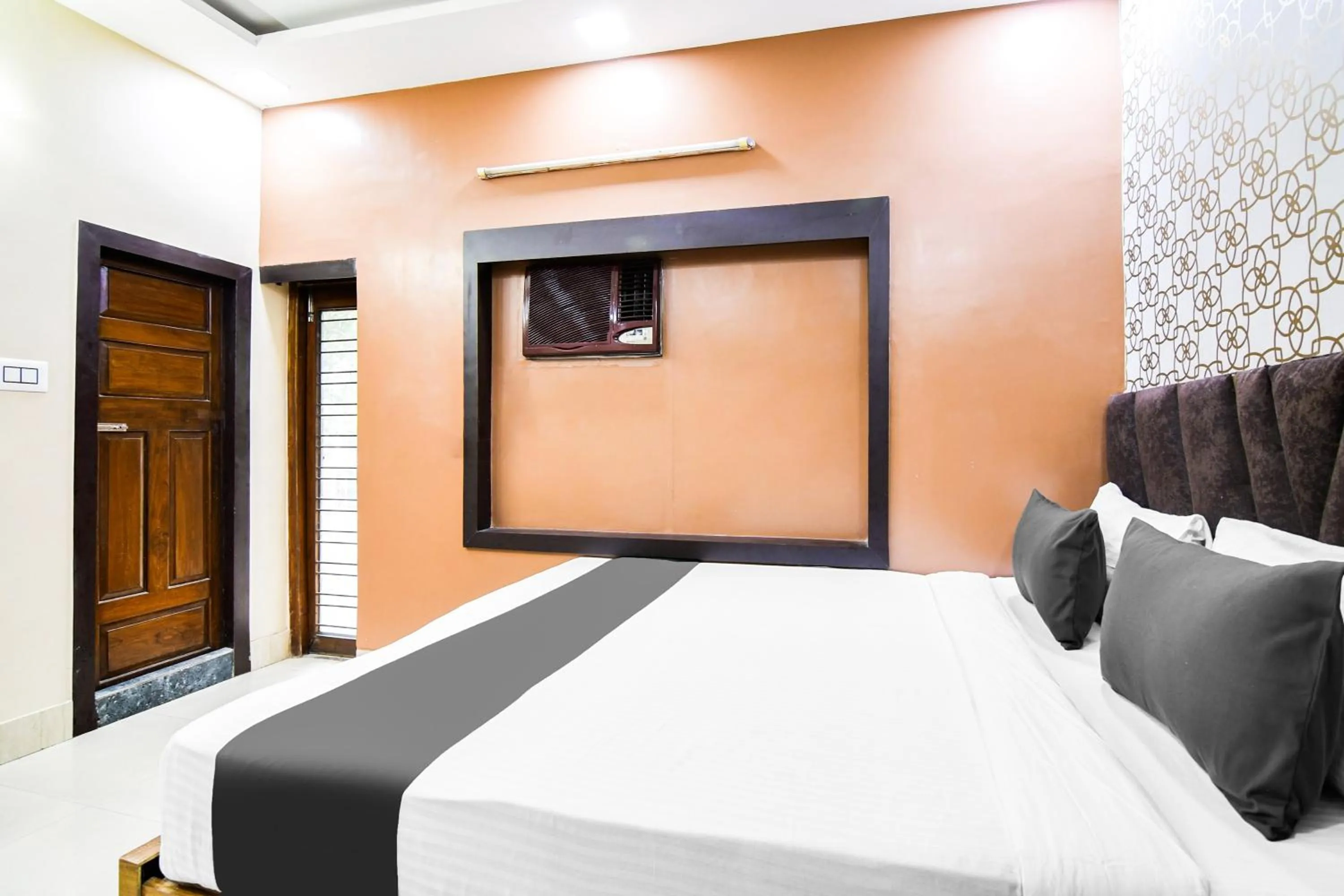 Bedroom in Hotel O Barsana