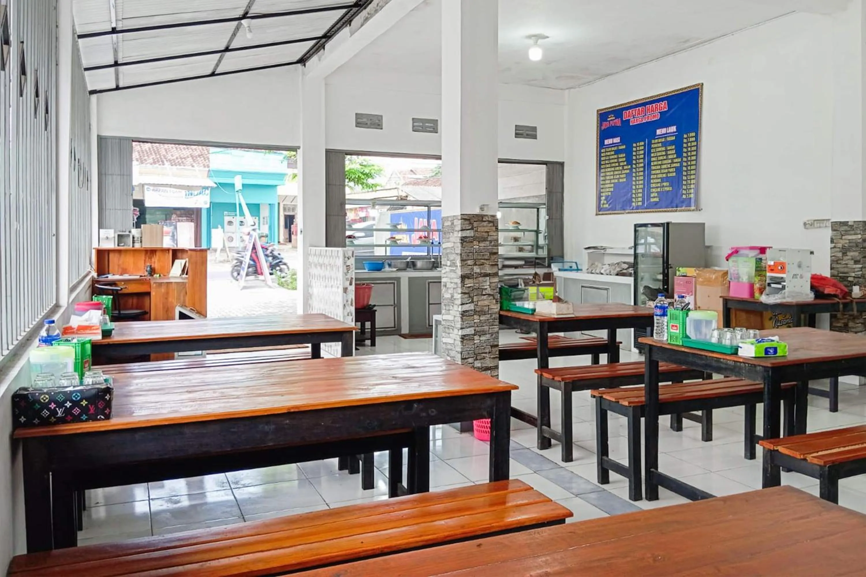 Lobby or reception in Hotel O Homestay Jaya Putri 1 Syariah