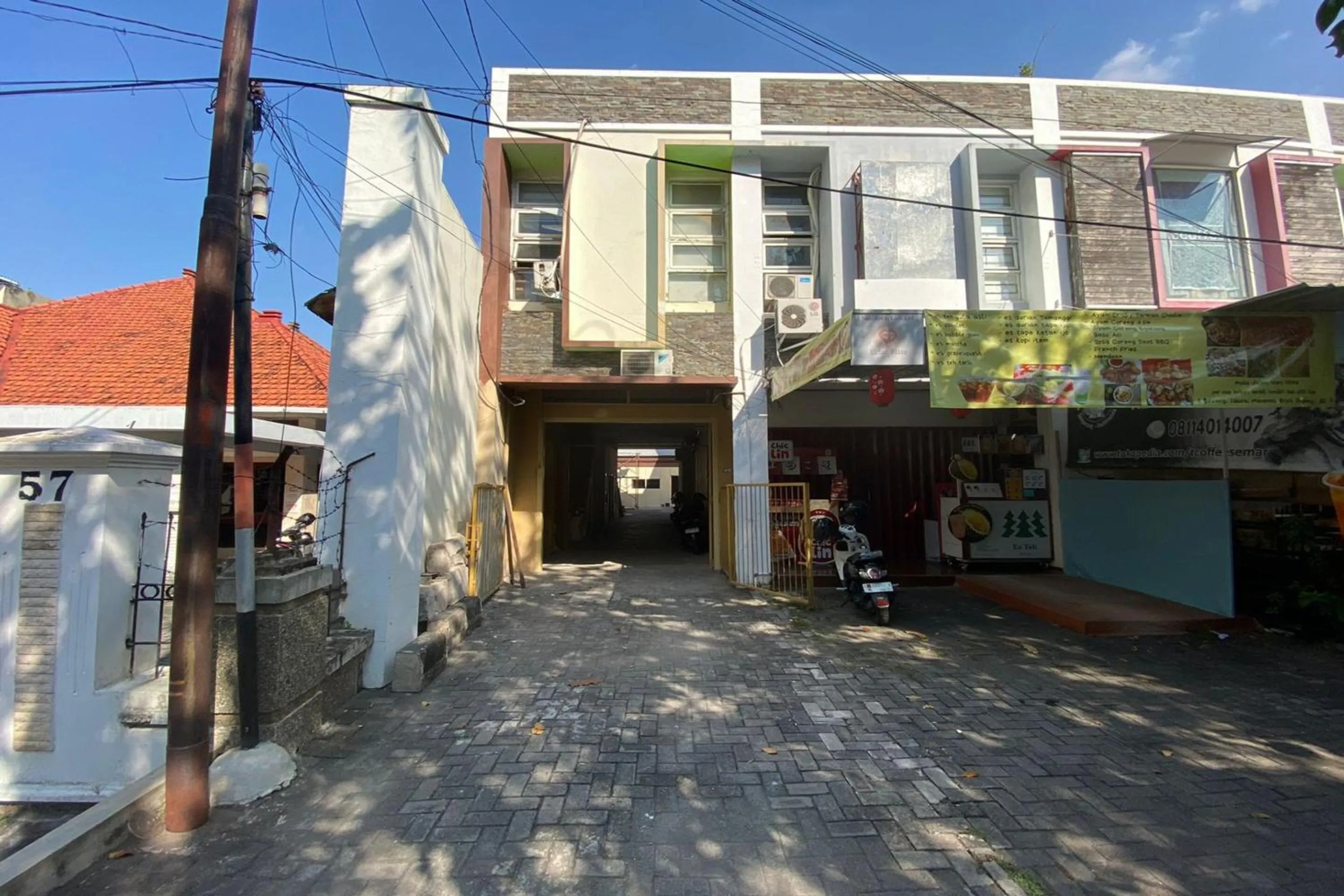 Facade/entrance in Hotel O Sweet Home Residence Simpang Lima