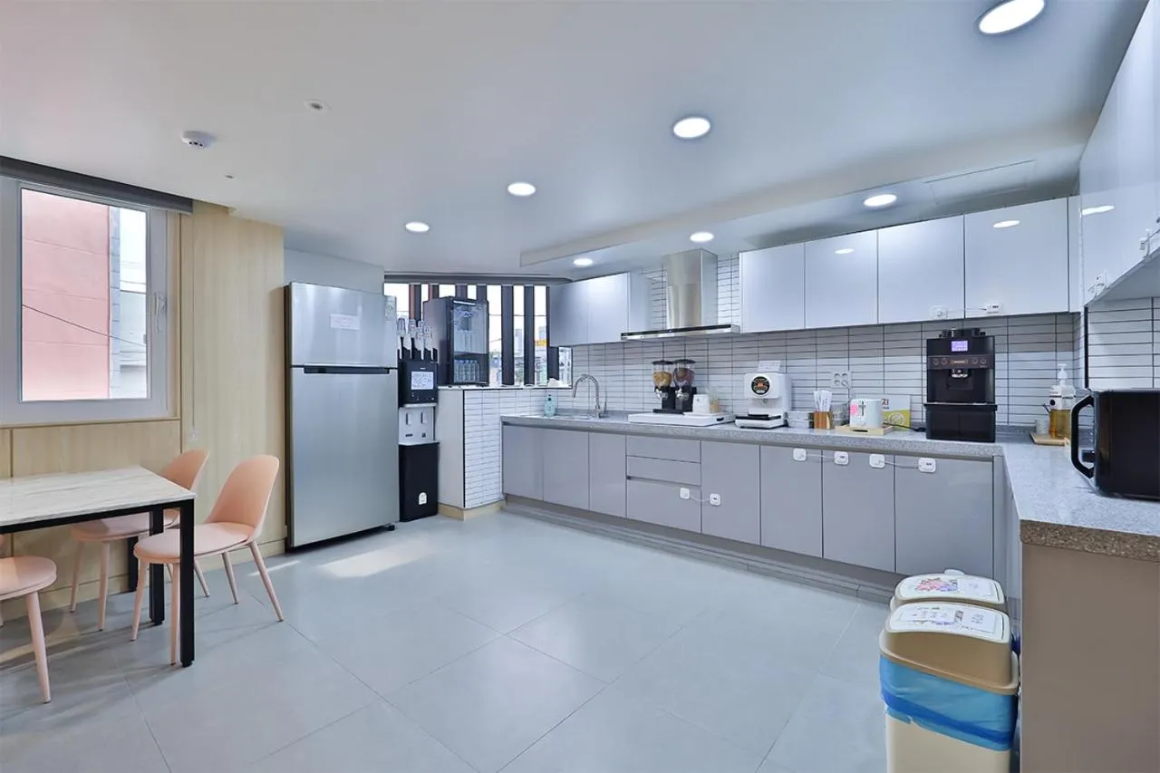 Restaurant/places to eat in Rubato Hotel Ulsan Junggu