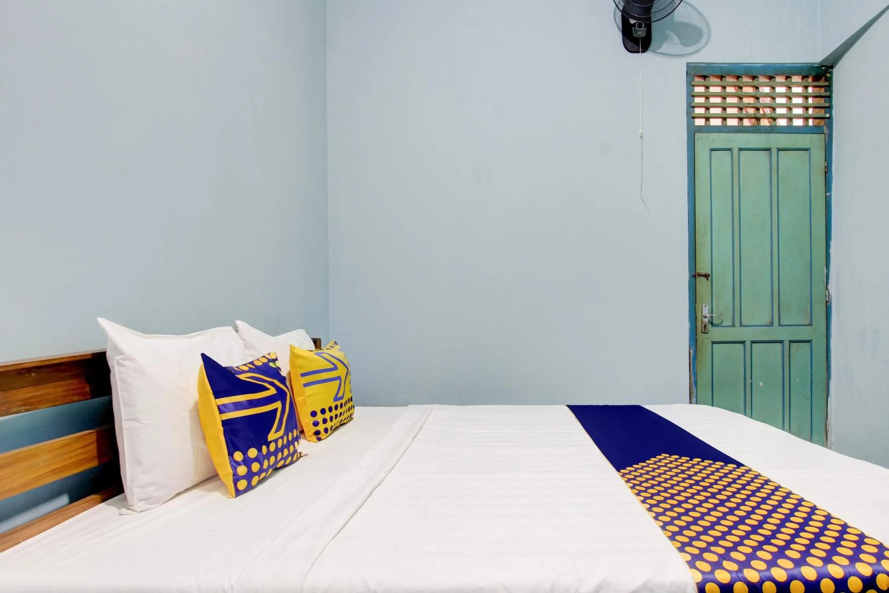 Bedroom, Bed in Hotel O Agung