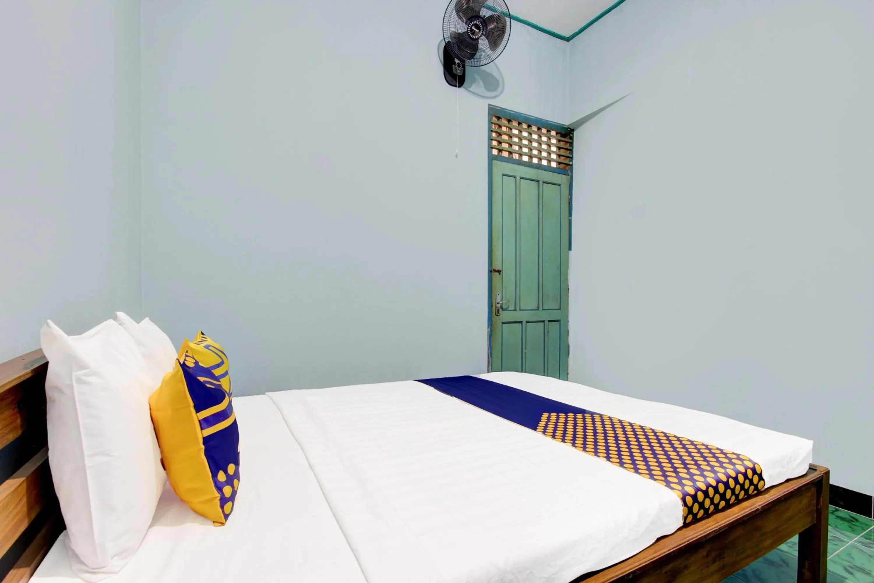 Bedroom, Bed in Hotel O Agung