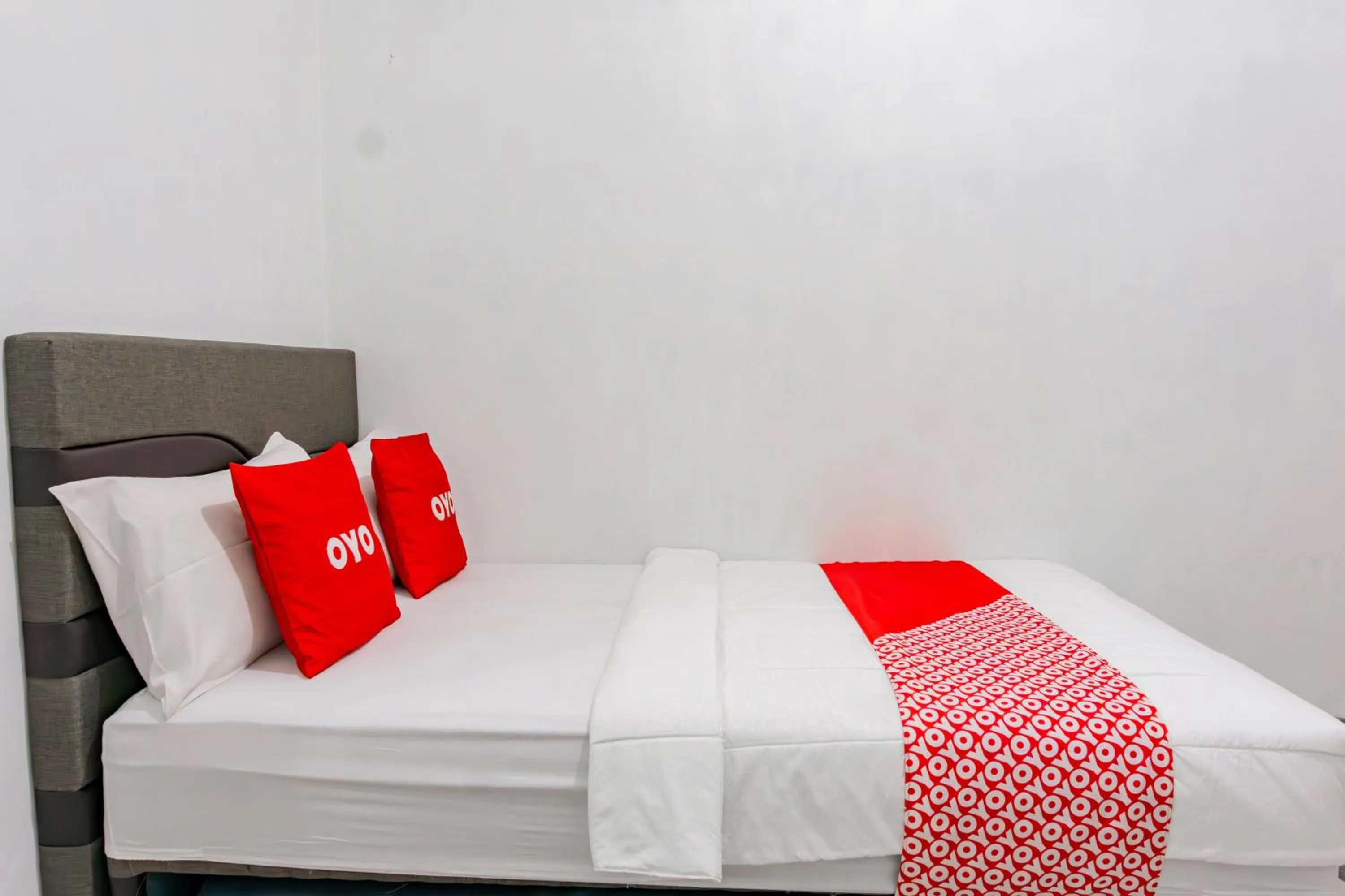 Bedroom, Bed in Hotel O Penginapan Kertajaya Syariah