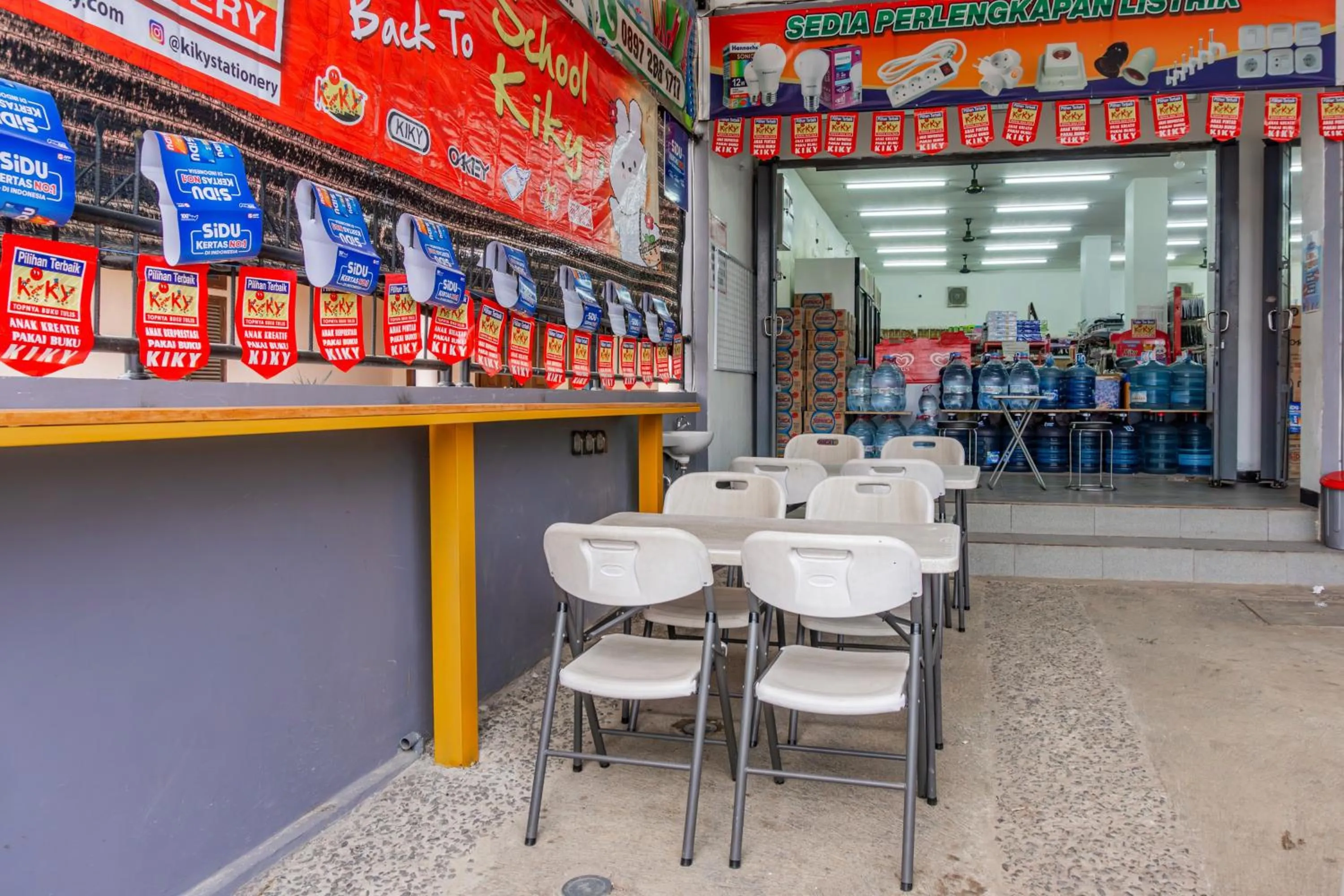 Restaurant/places to eat in Hotel O Penginapan Kertajaya Syariah