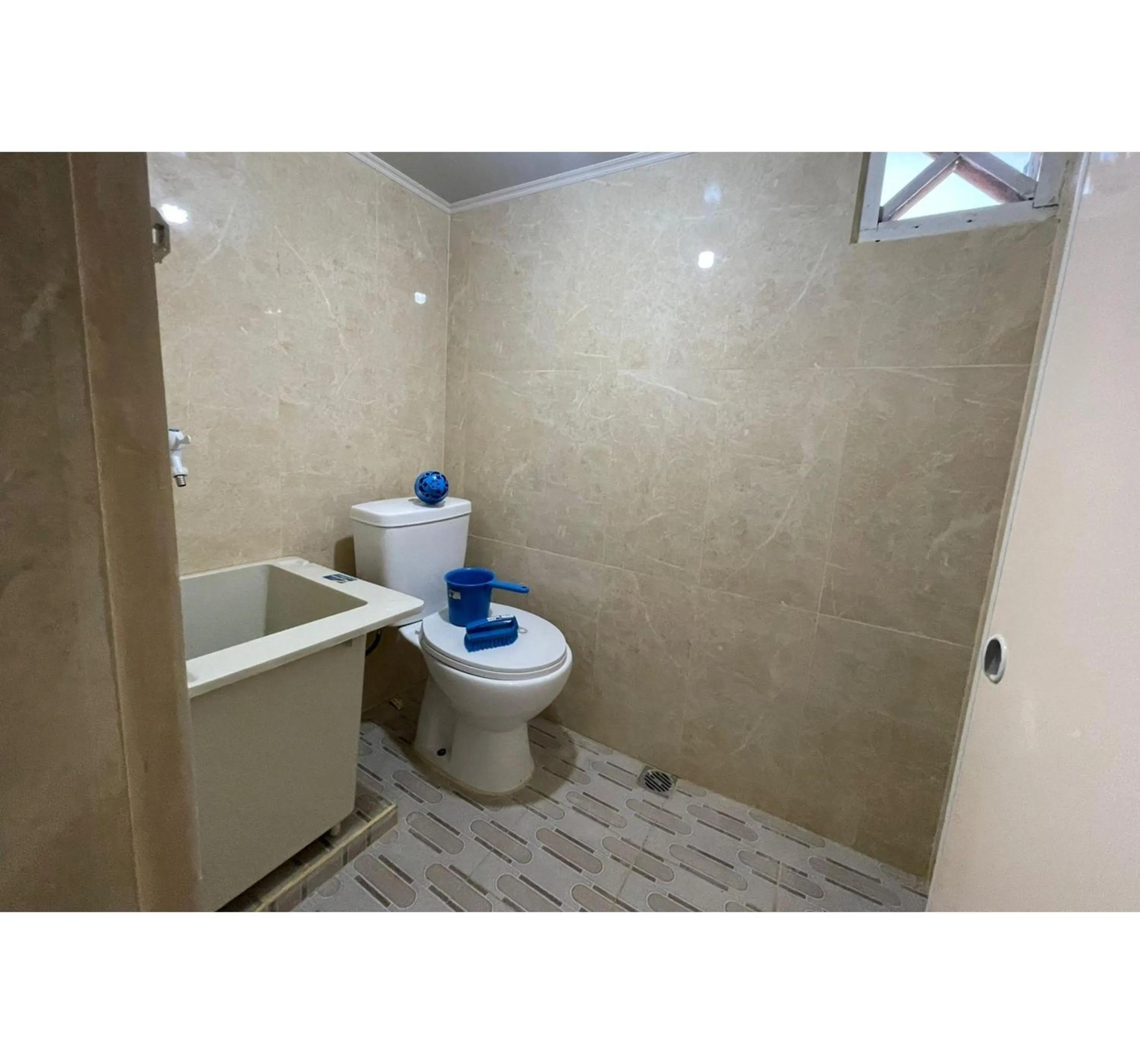 Bathroom in Hotel O Ratha Guest House Syariah