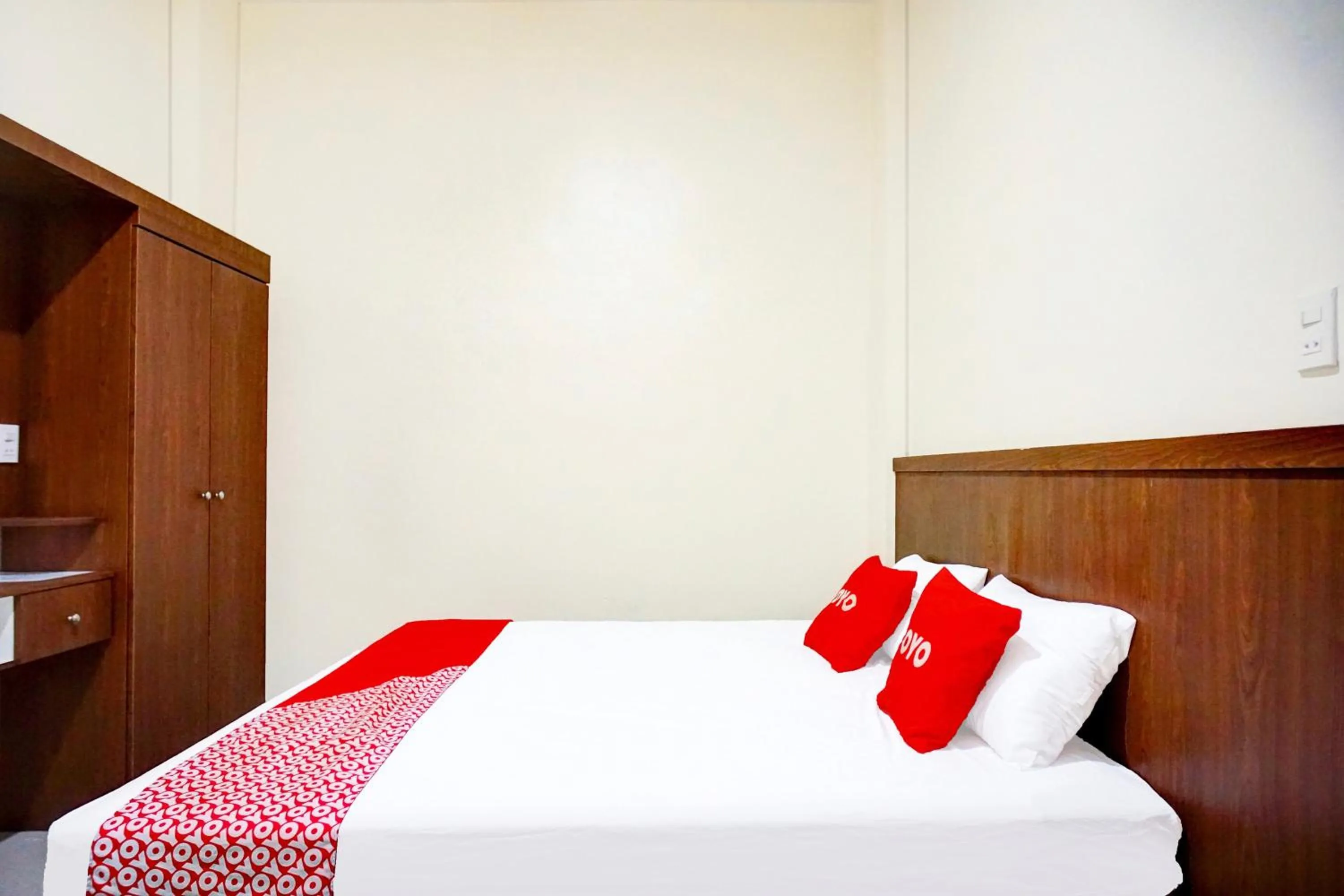 Bedroom, Bed in Hotel O P&g Guest House