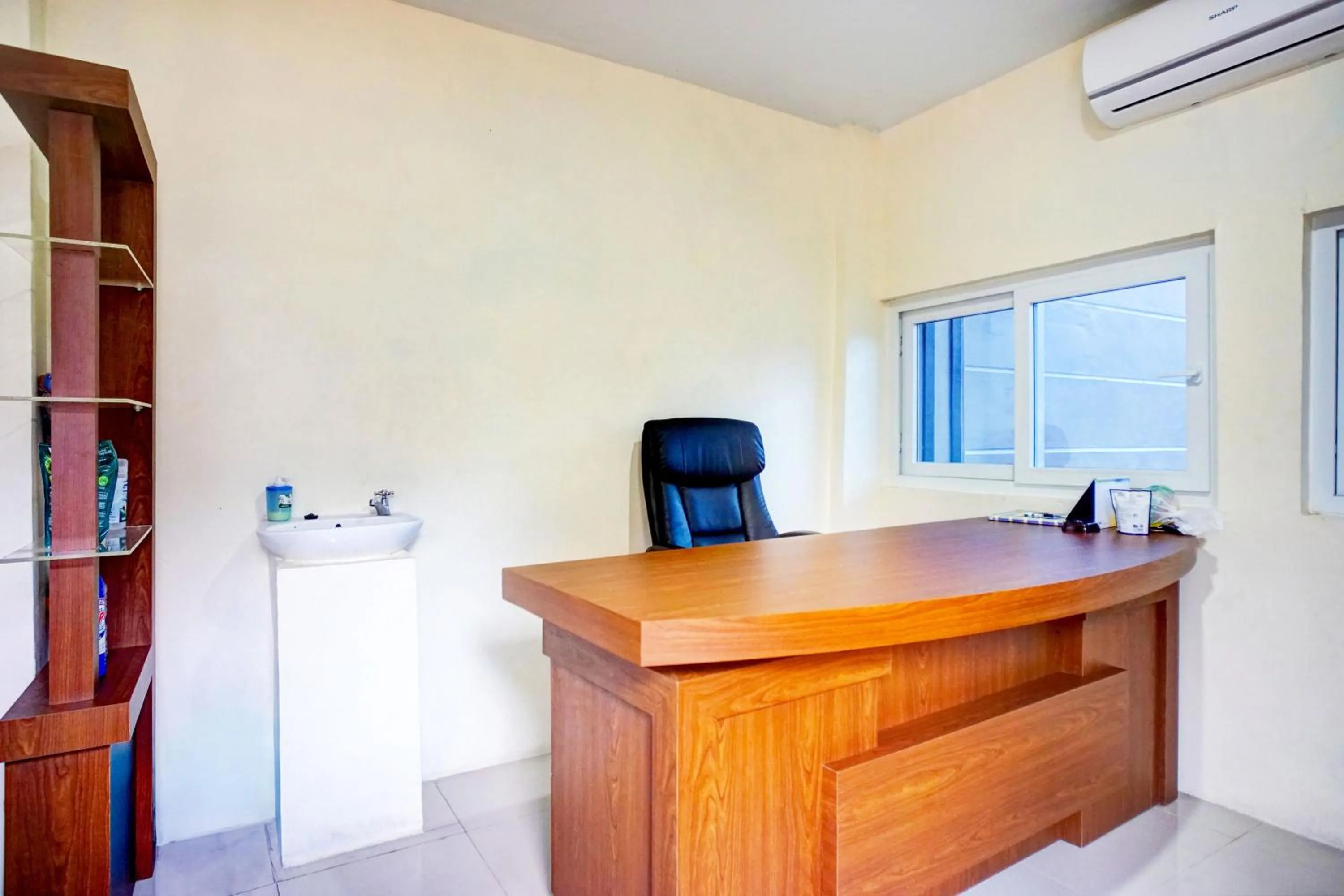 Lobby or reception in Hotel O P&g Guest House