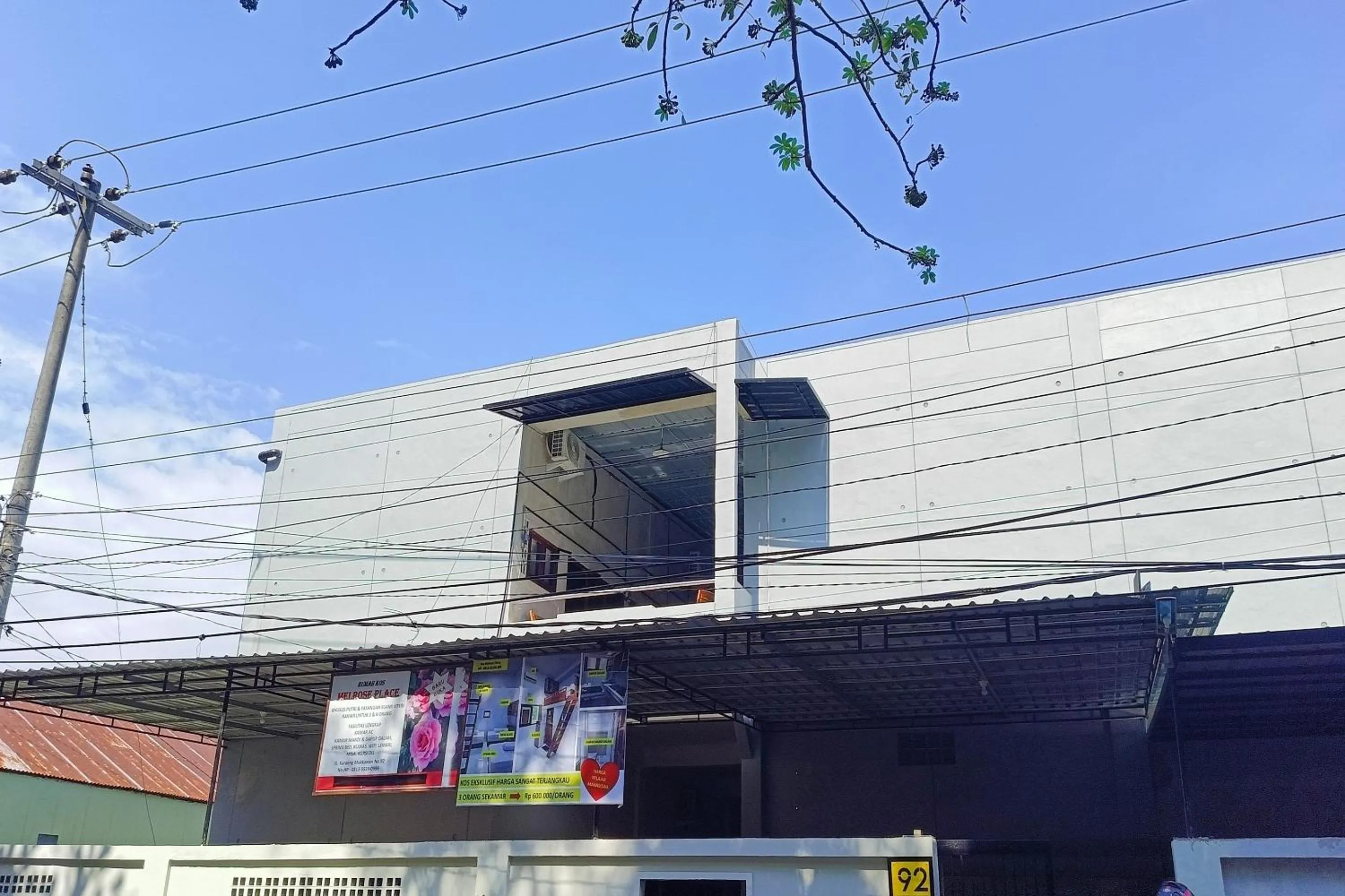 Facade/entrance in Hotel O Melros Place Homestay