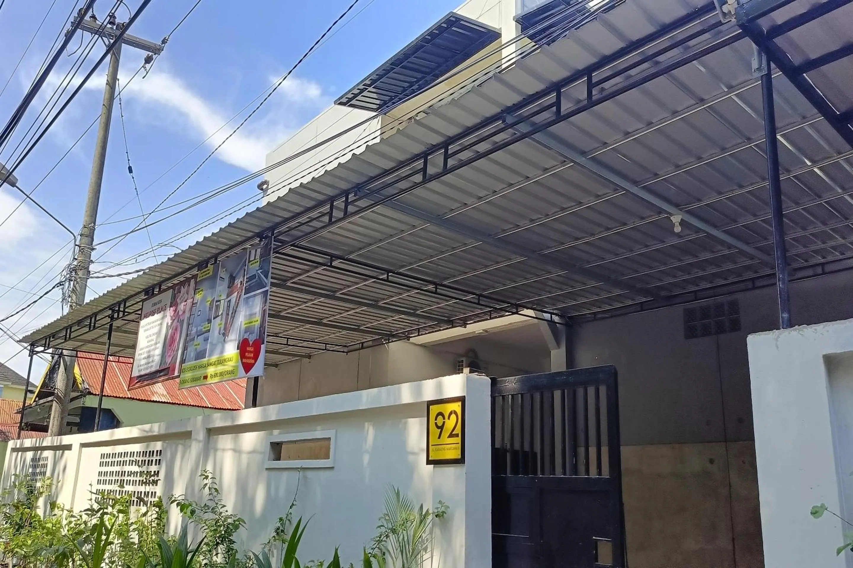 Facade/entrance in Hotel O Melros Place Homestay