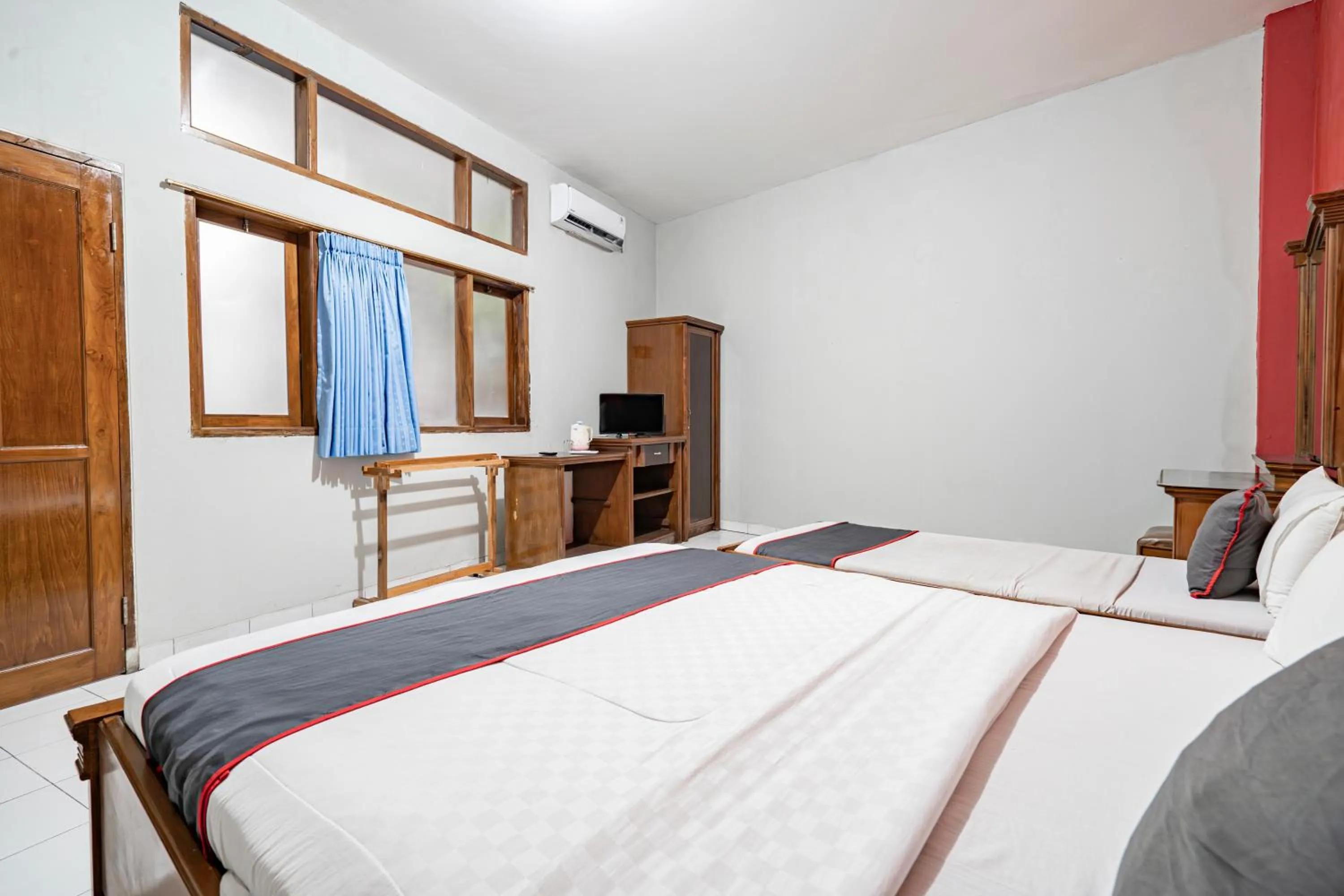 Bedroom, Bed in Collection O Tasikmalaya Near Stadium Wiradadaha Formerly Hotel Abadi