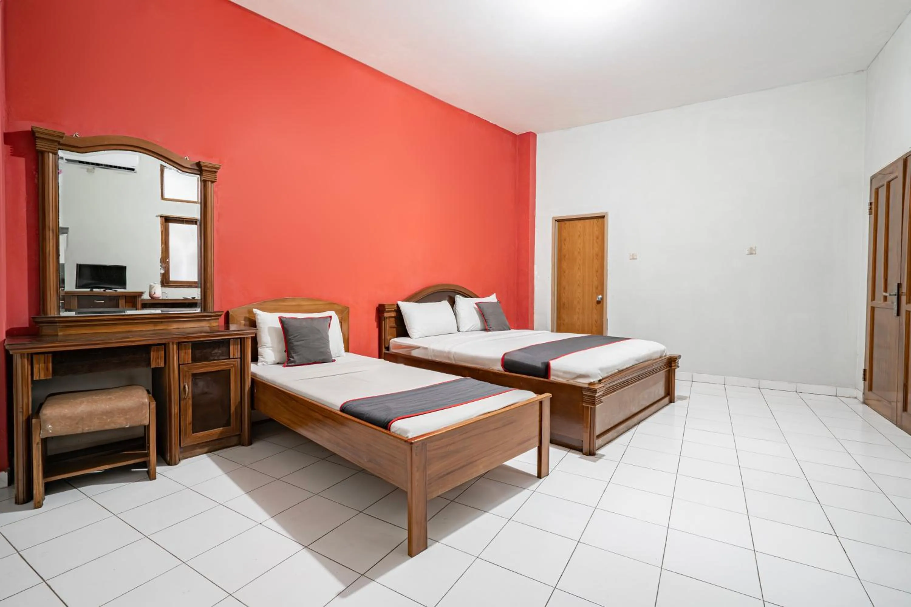 Bedroom, Bed in Collection O Tasikmalaya Near Stadium Wiradadaha Formerly Hotel Abadi