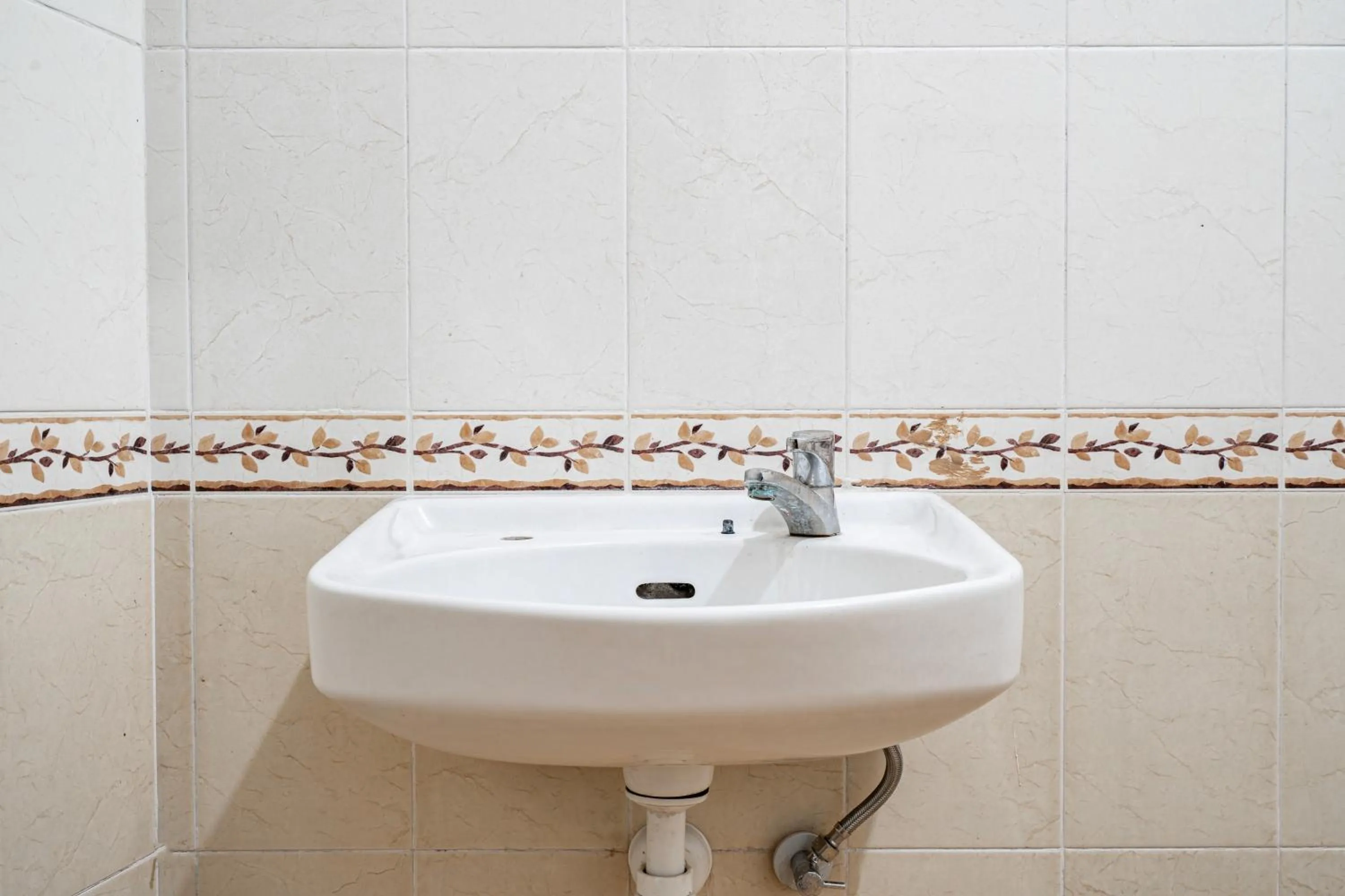 Bathroom in Collection O Tasikmalaya Near Stadium Wiradadaha Formerly Hotel Abadi