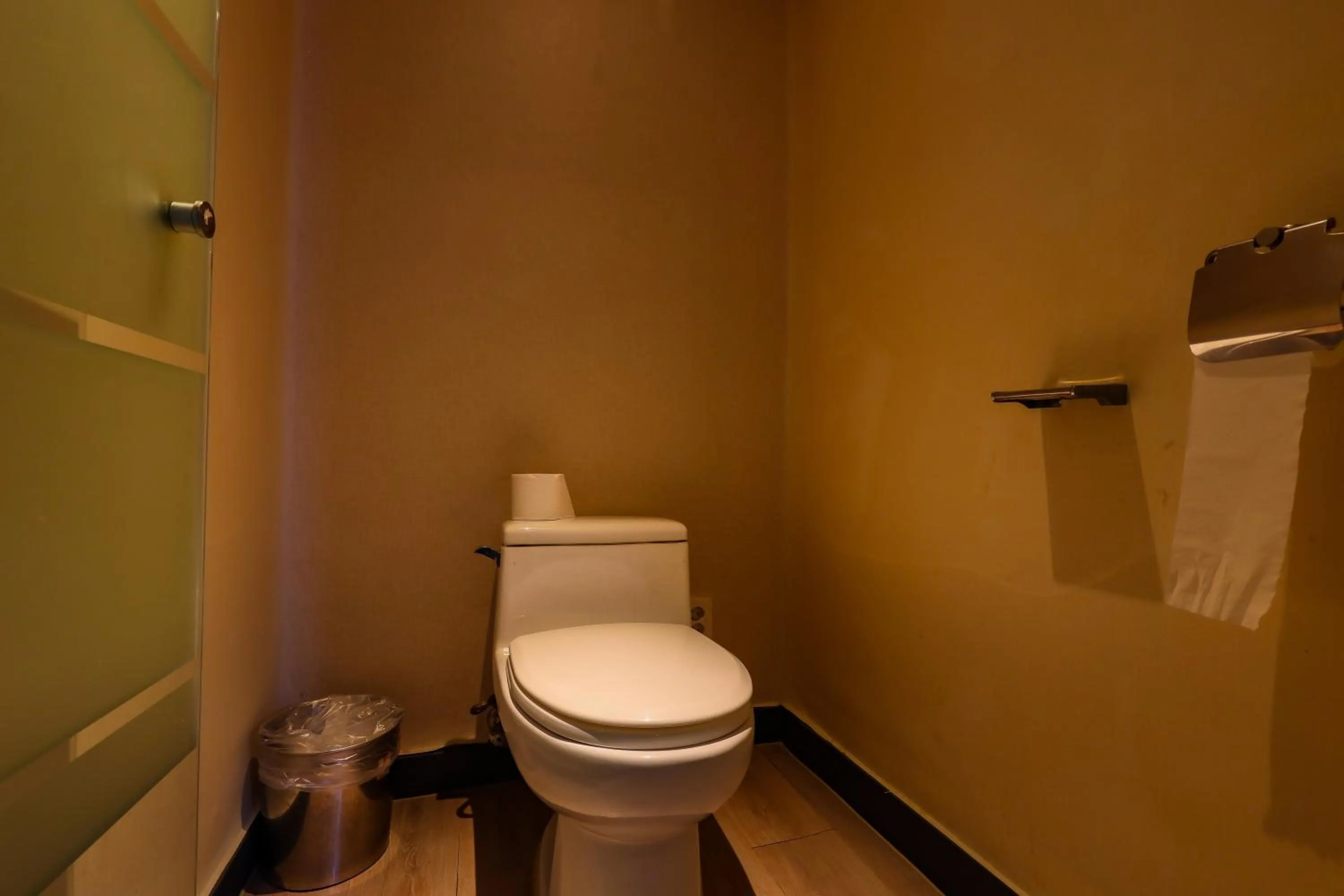 Toilet in FromH J Hotel Osan