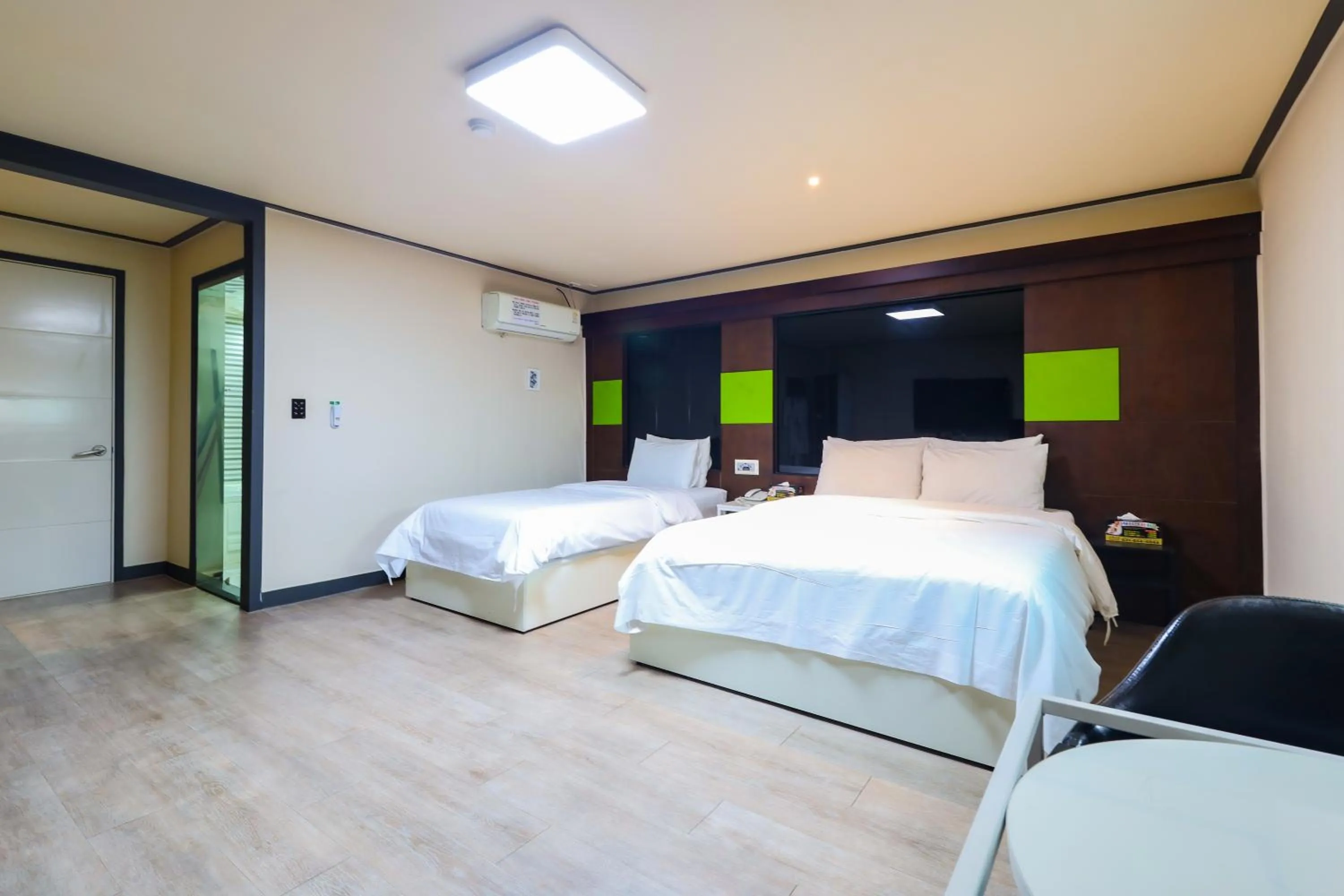 Bed in FromH J Hotel Osan