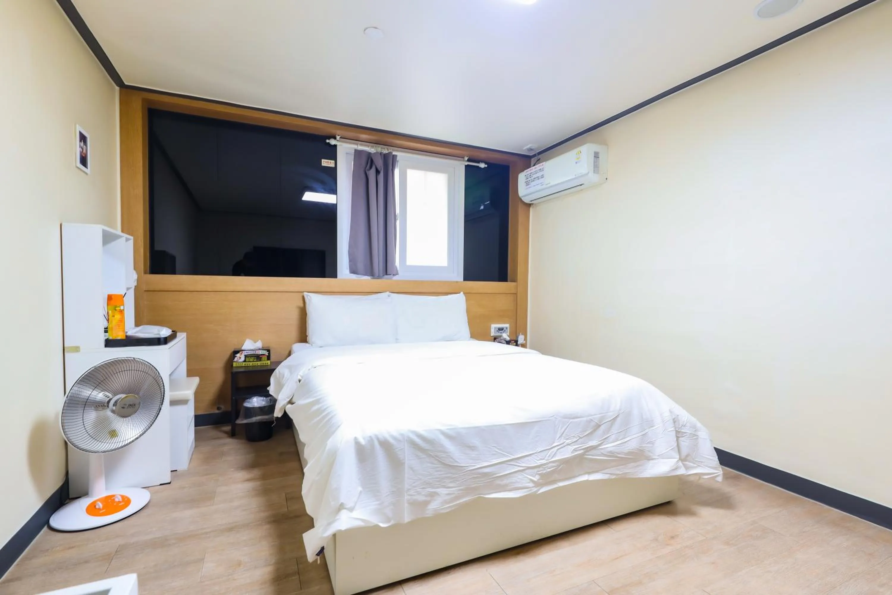 Bed in FromH J Hotel Osan