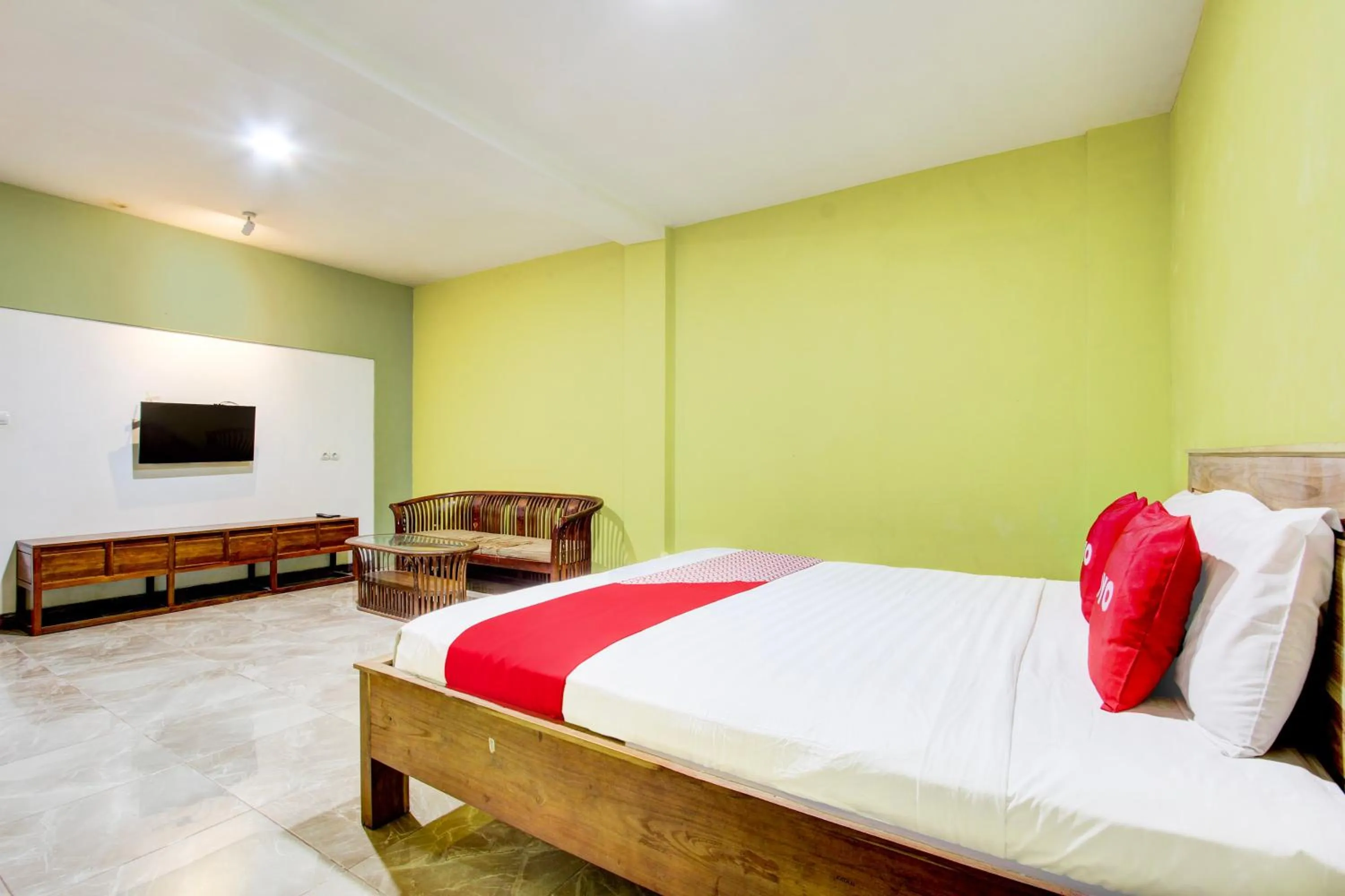 Bedroom, Bed in Hotel O Penginapan Viki Syariah