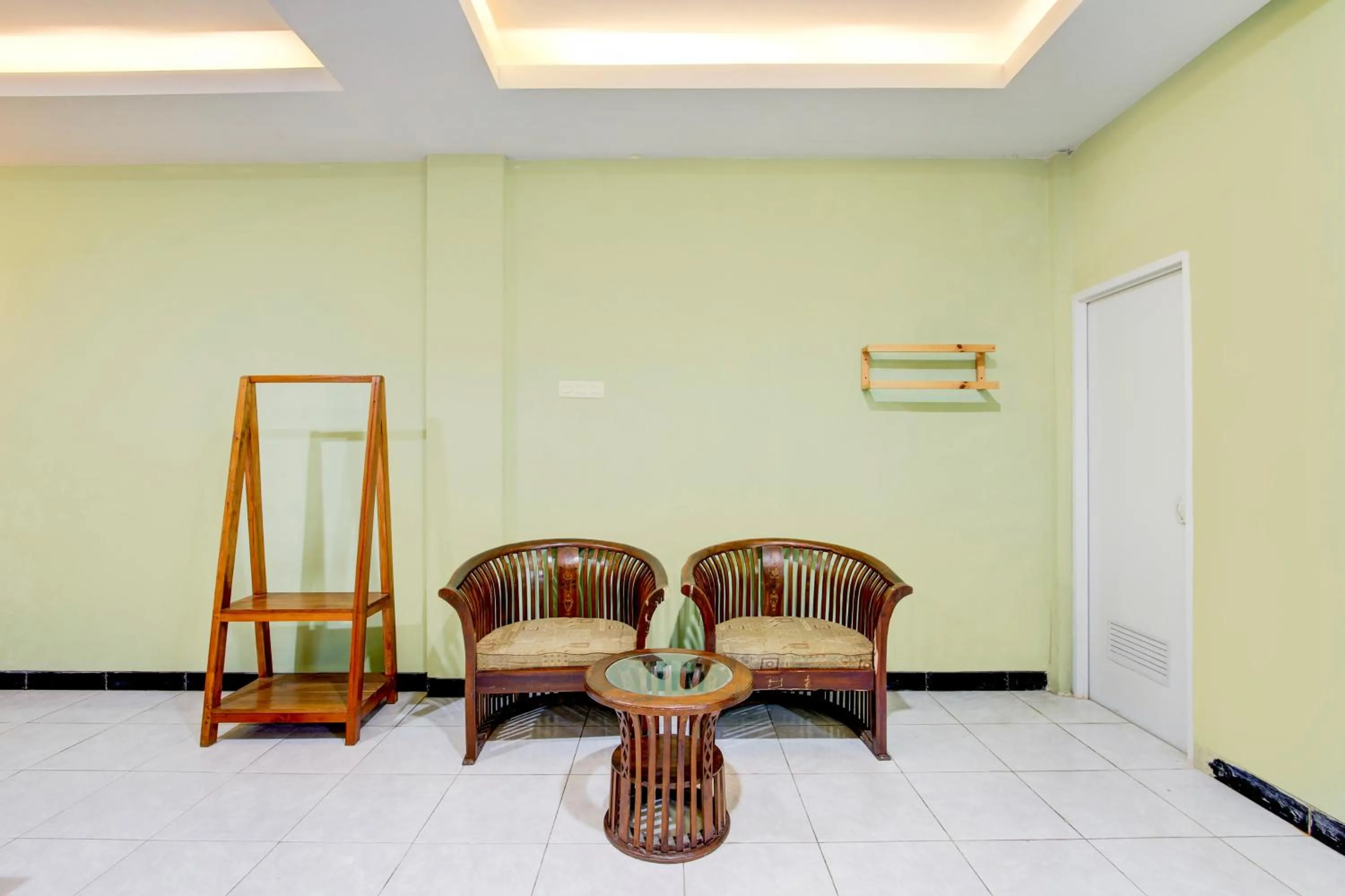 Seating area in Hotel O Penginapan Viki Syariah