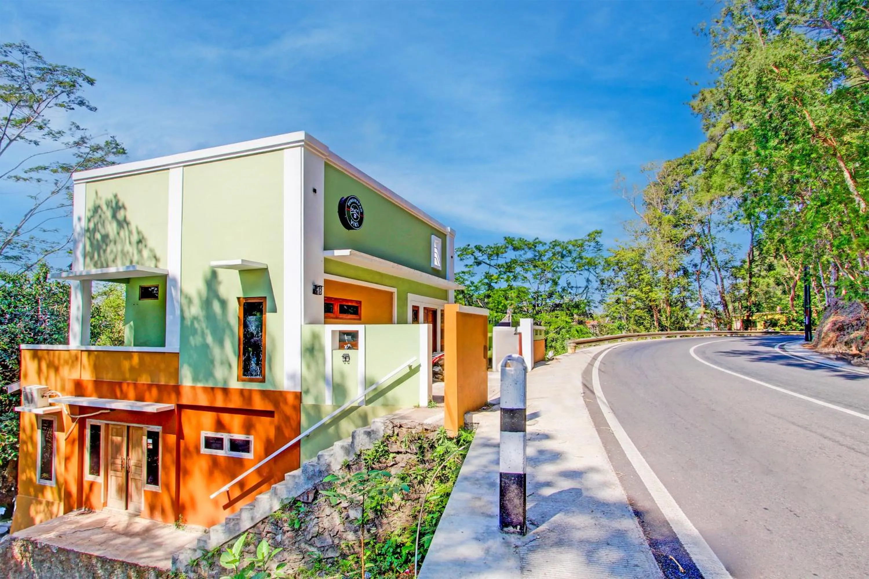 Facade/entrance in Hotel O Penginapan Viki Syariah