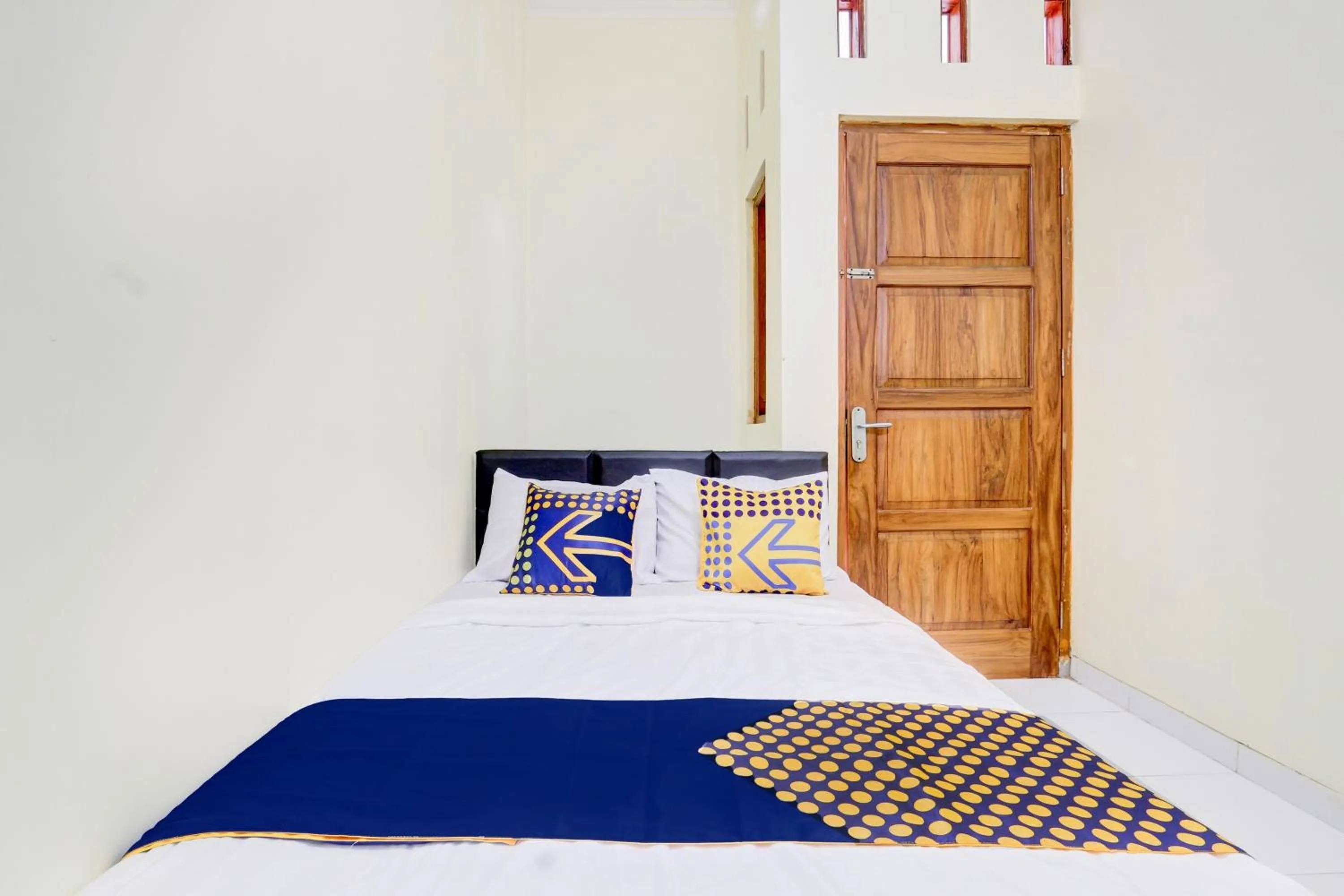 Bedroom, Bed in Hotel O Homestay Arva