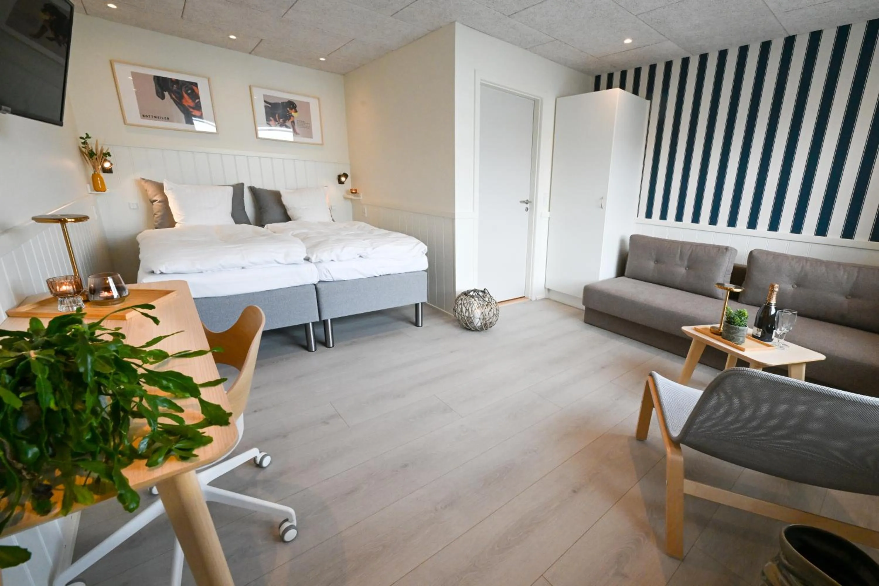 Photo of the whole room, Bed in Rold Gl Kro