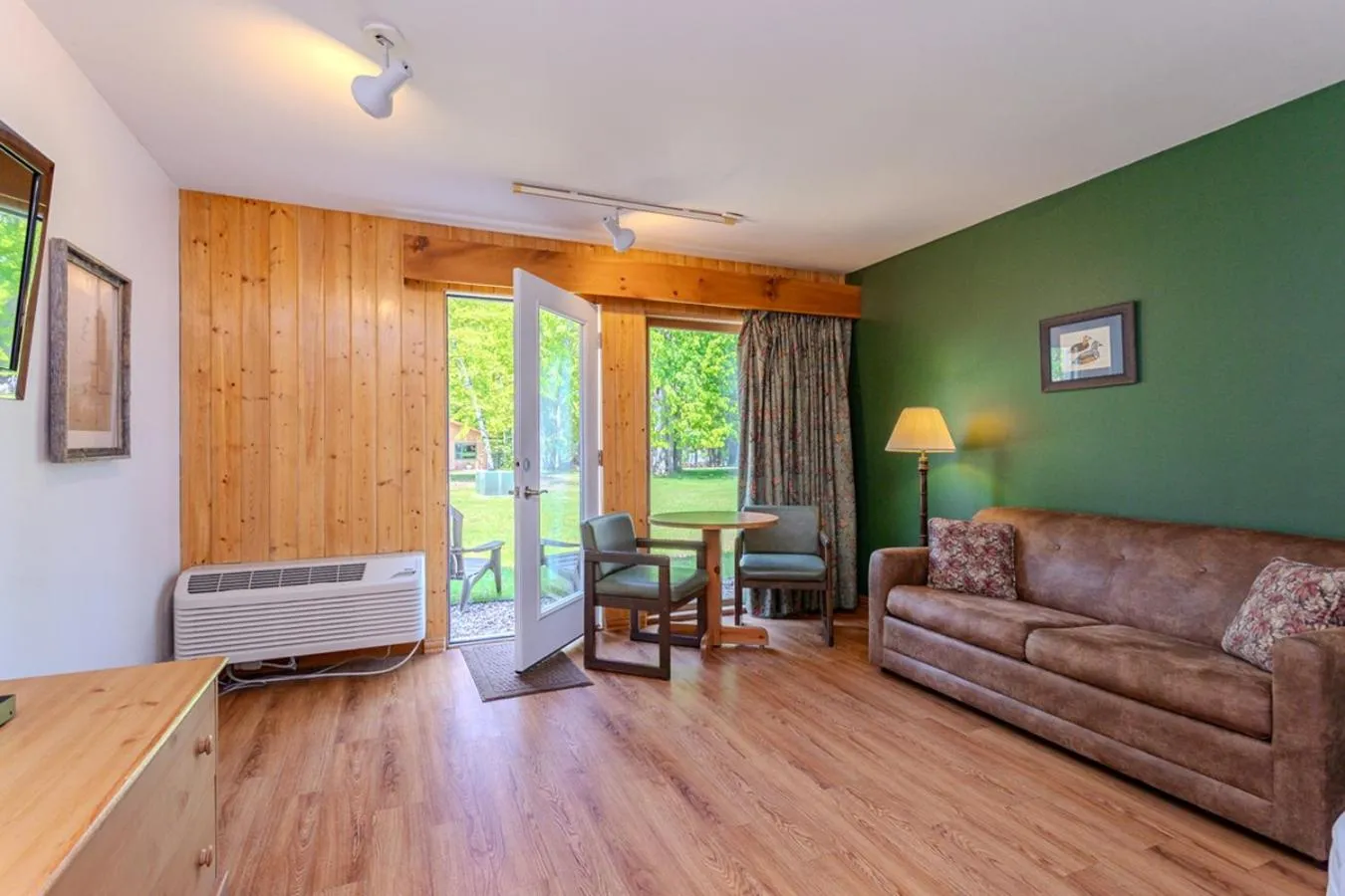 Seating area in Holiday Acres Resort